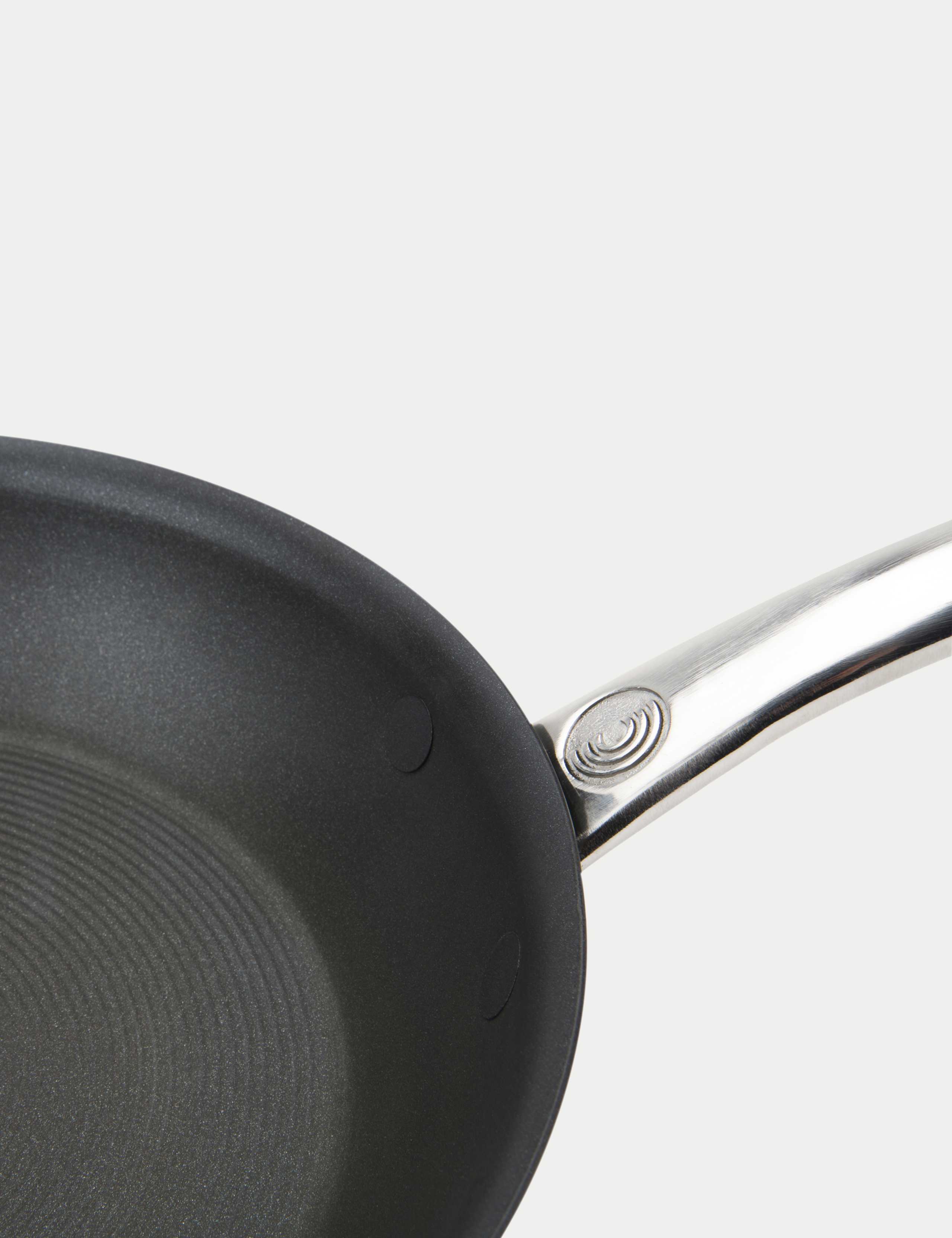 Excellence non-stick frying pan 22cm, imported from the UK