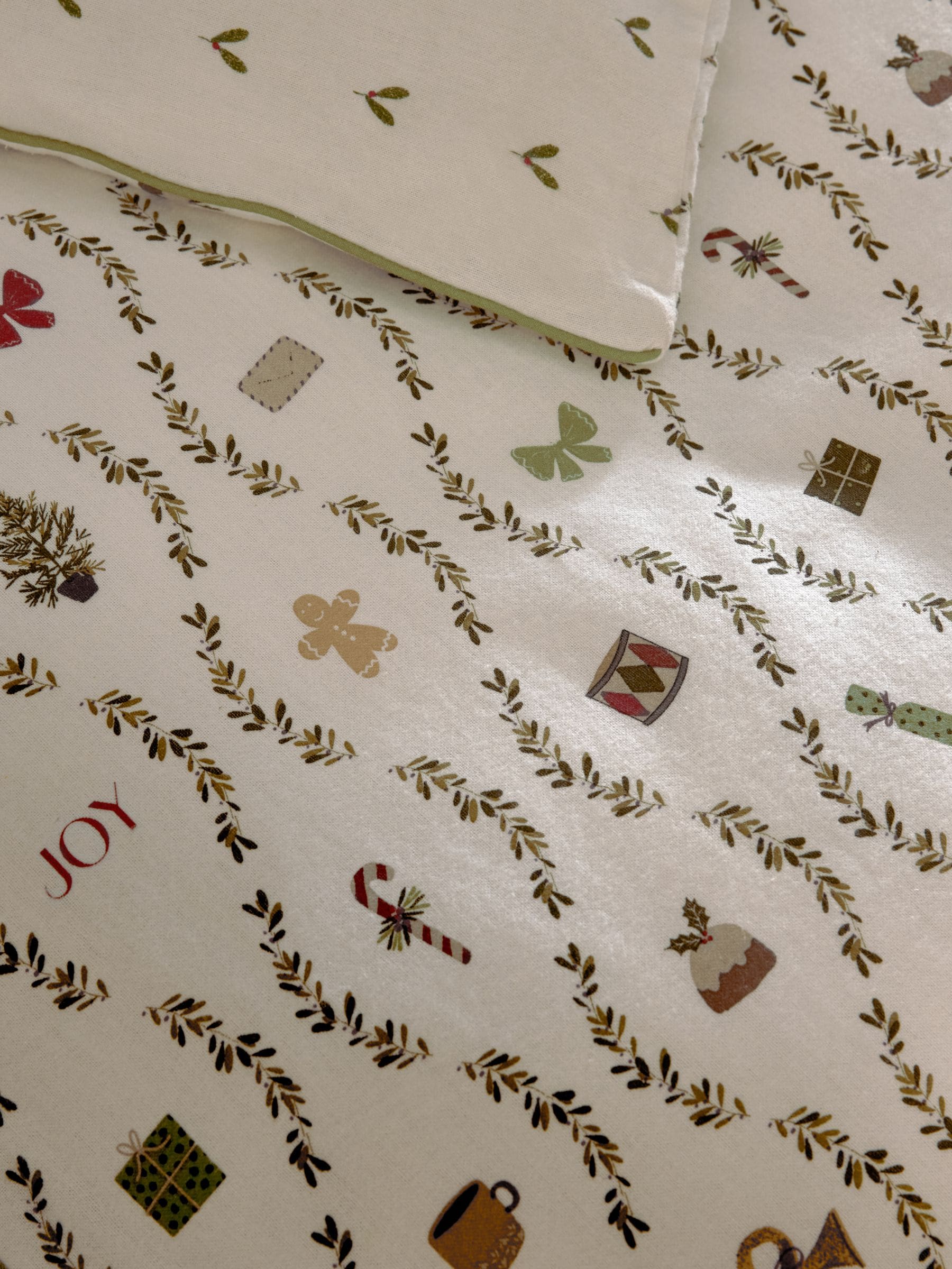 Natural Icons Christmas duvet cover set, imported from the UK