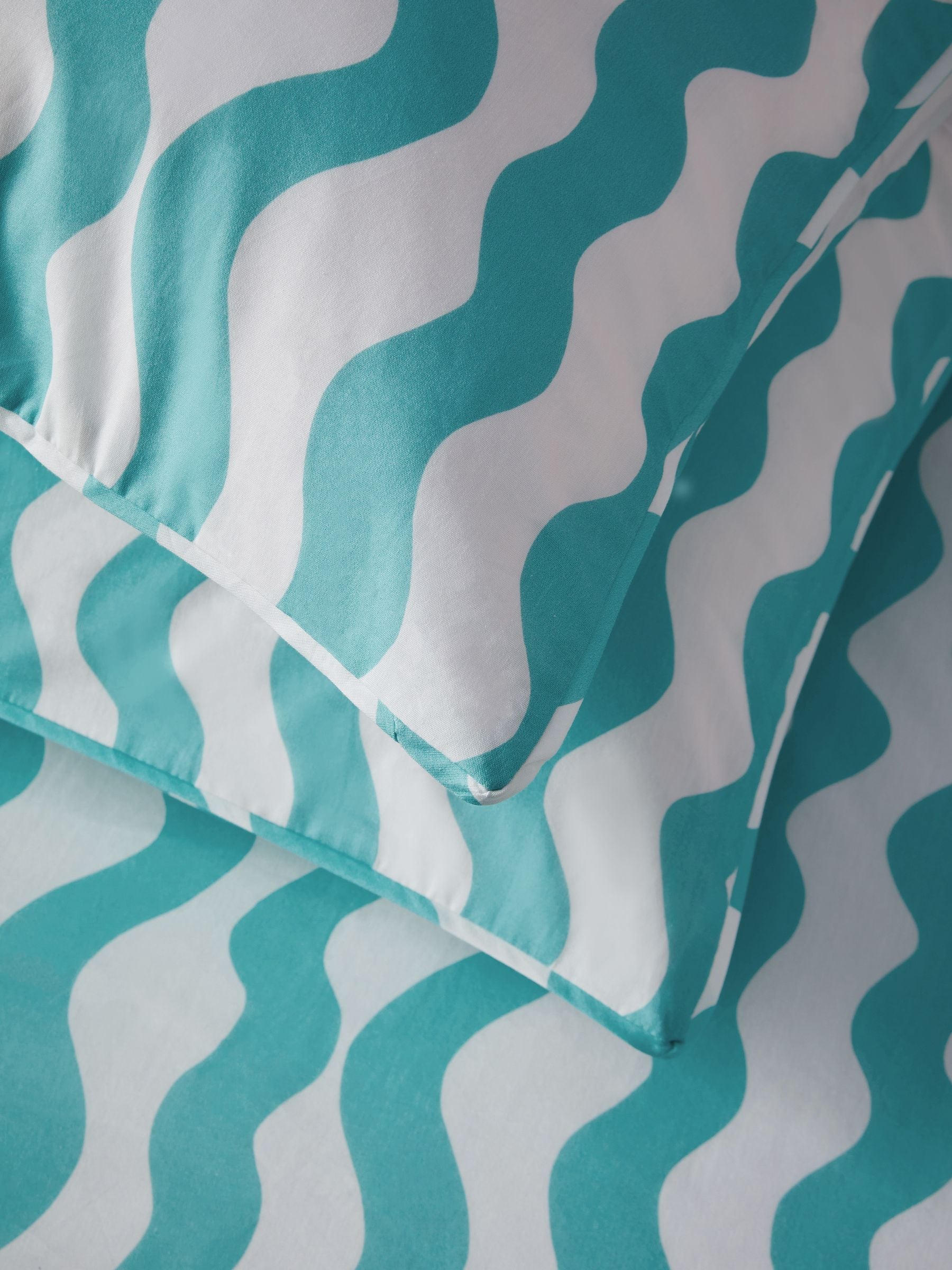 Eleanor Bowmer aqua wave pillowcase set of 2, UK version