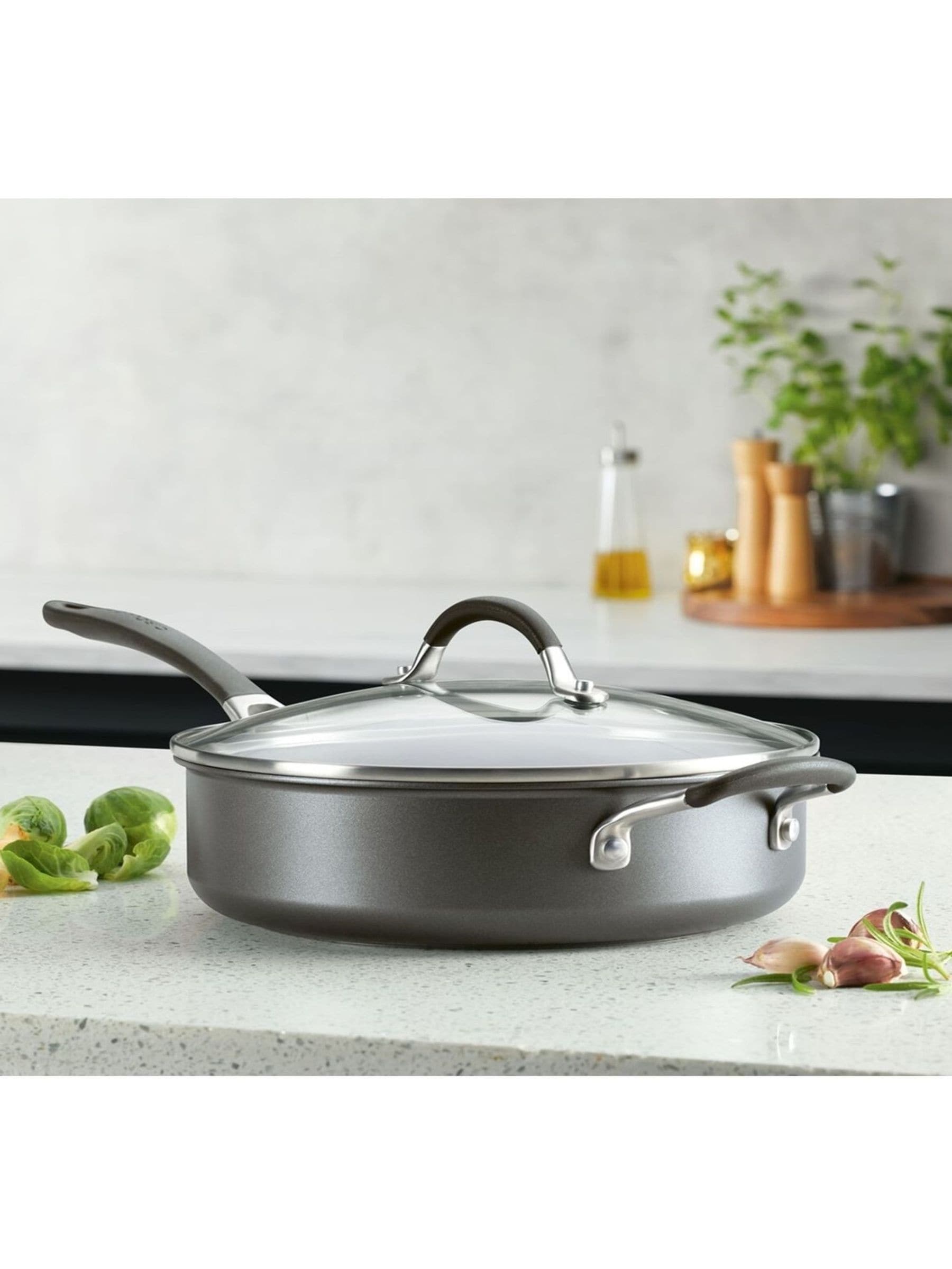 Circulon ScratchDefense Extreme non-stick saute pan 28cm, UK version