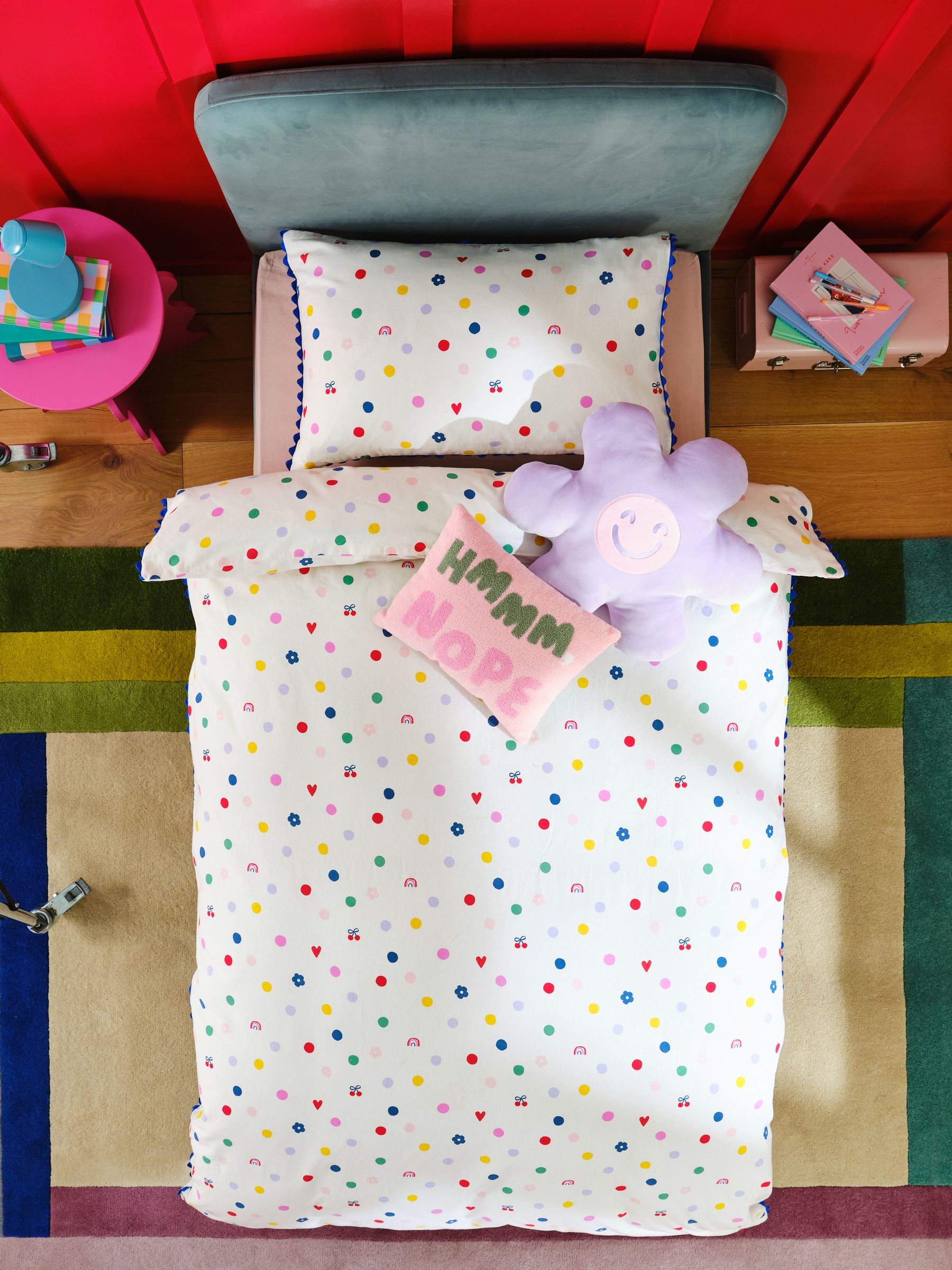 White multi spot duvet cover and pillowcase set (British brand)