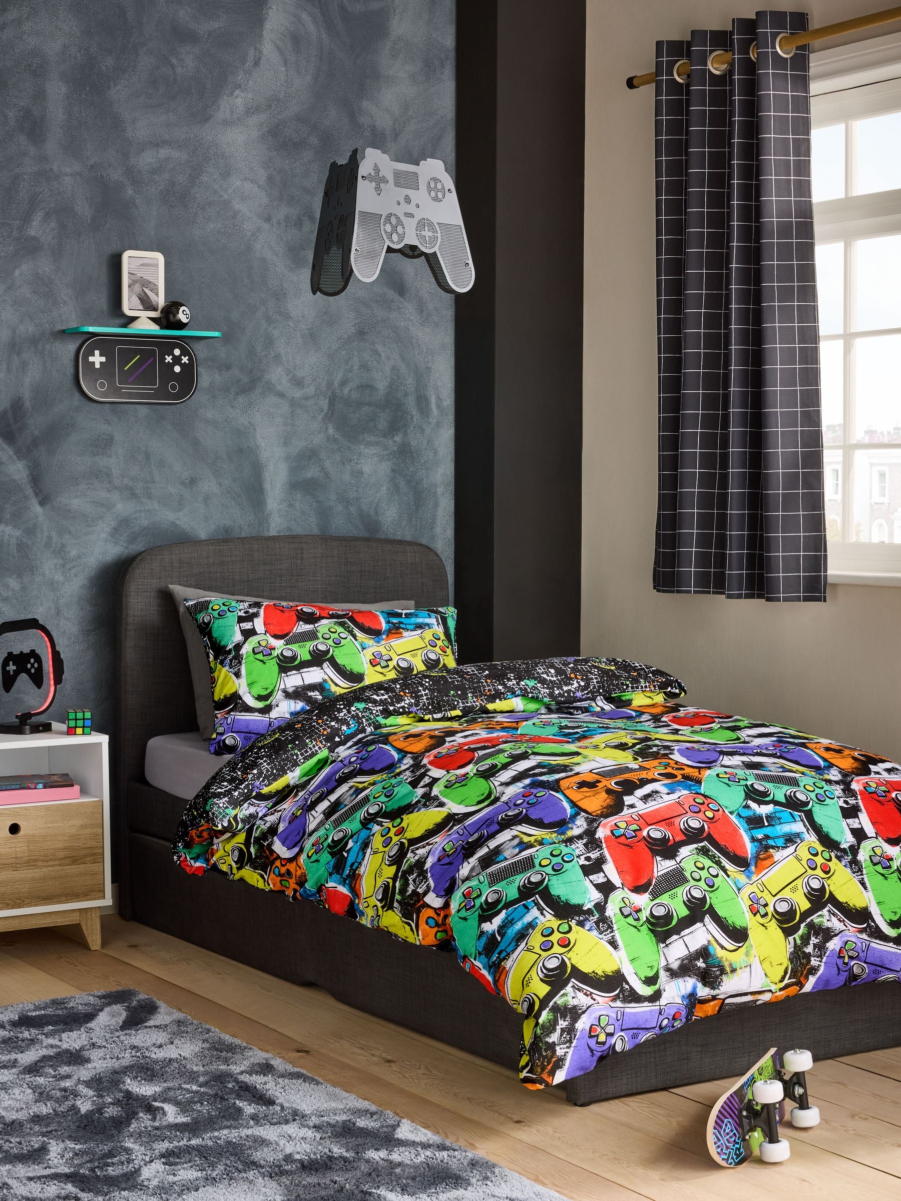 Bright Gamer duvet cover and pillowcase set - British product