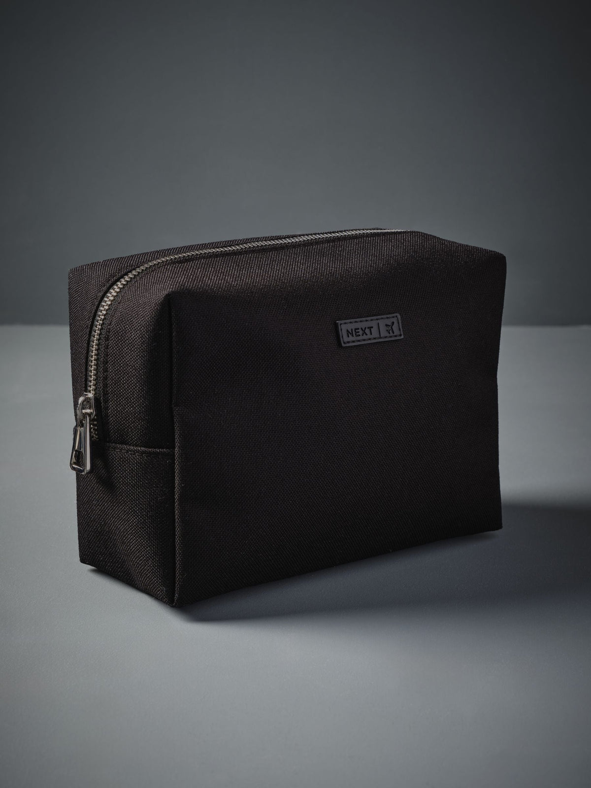 Two-piece travel wash bag set for grooming essentials (British brand)