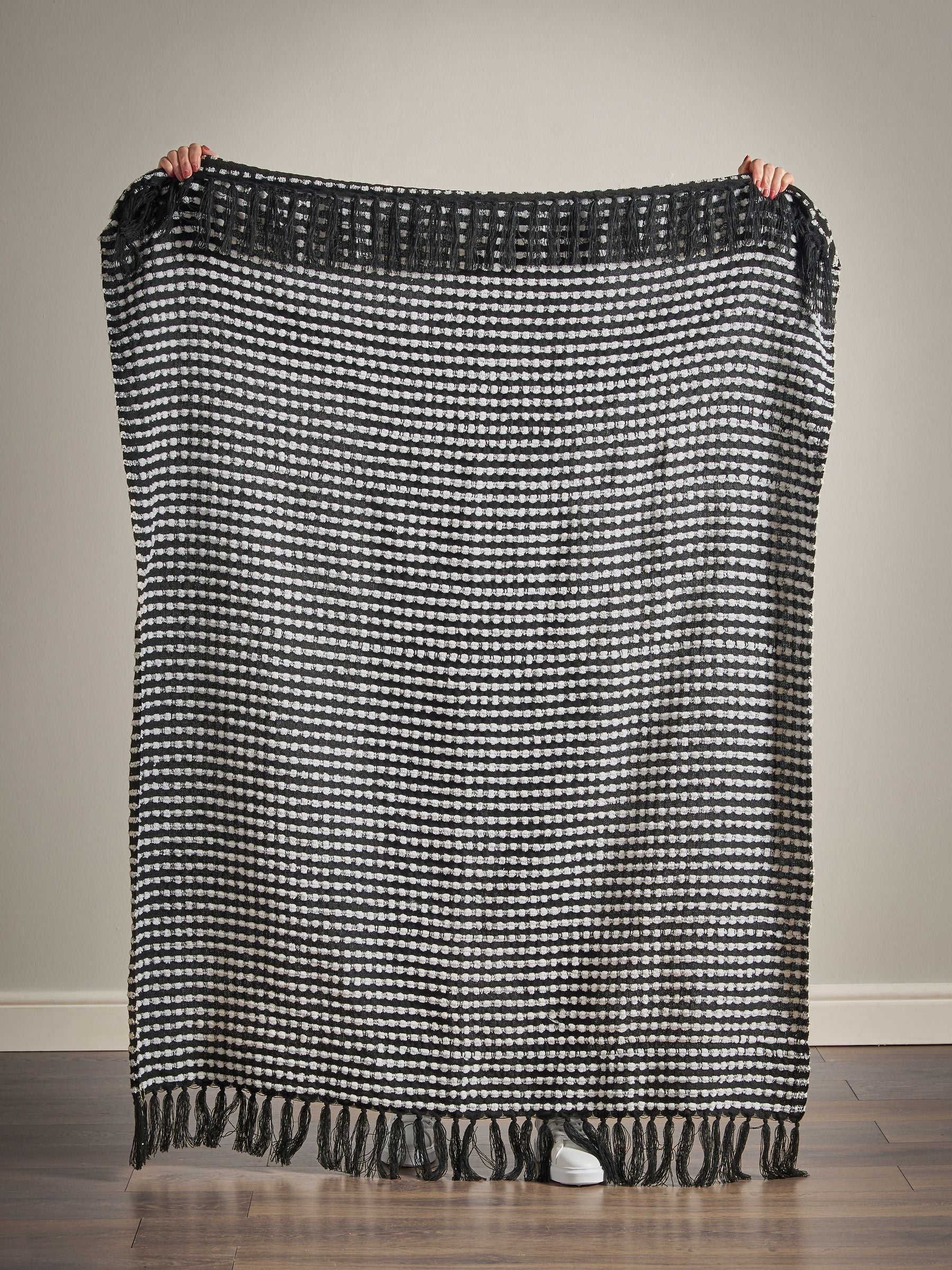 Catherine Lansfield Black Stab Stitch Throw