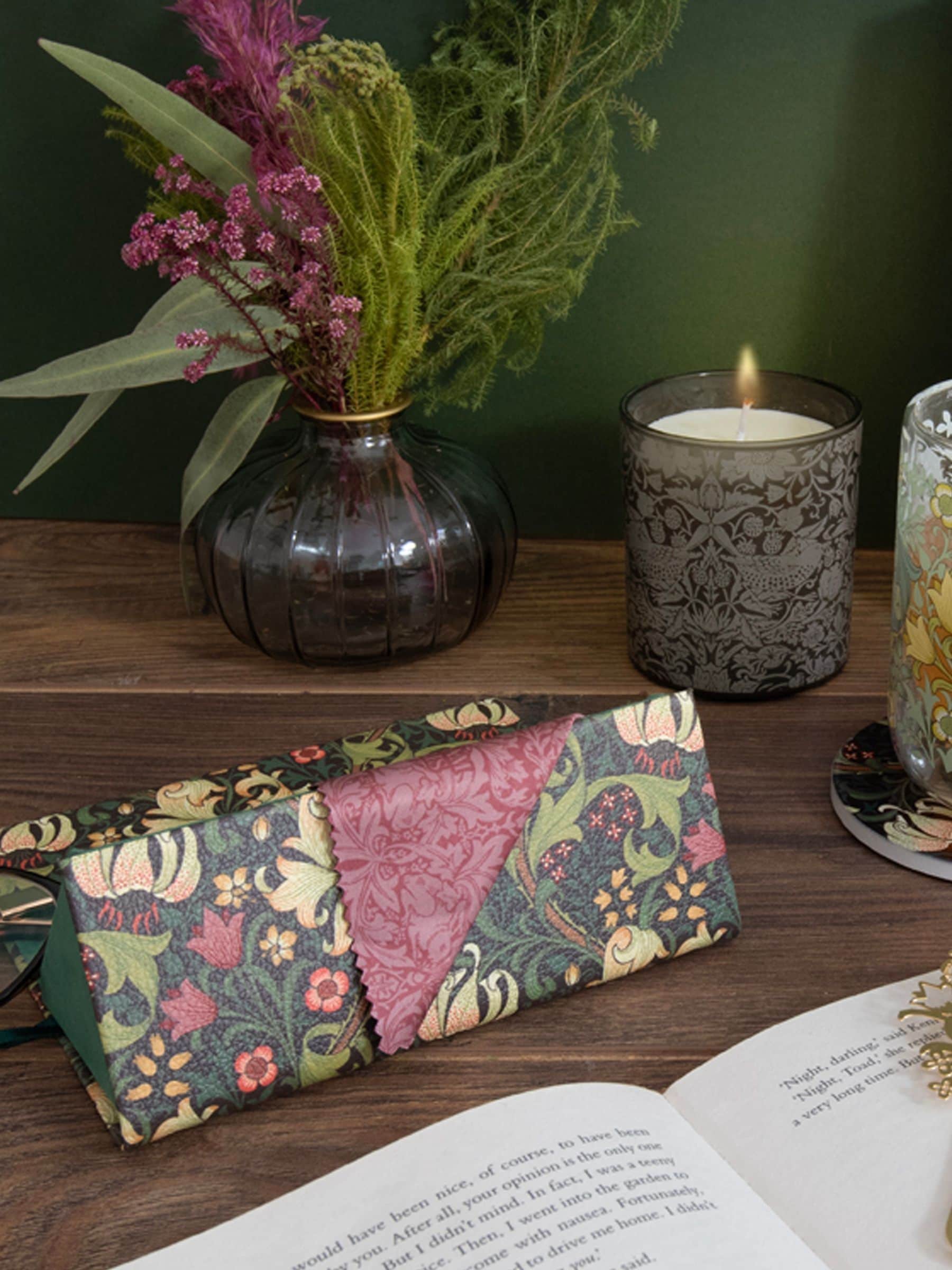 William Morris foldable glasses case Golden Lily - British product