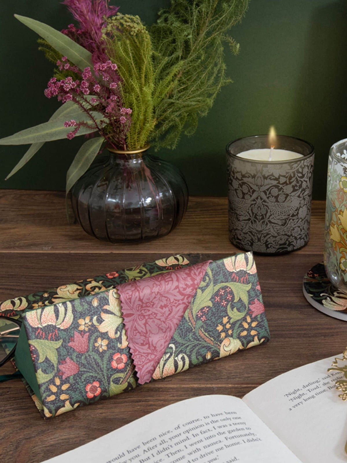 William Morris foldable glasses case Golden Lily - British product