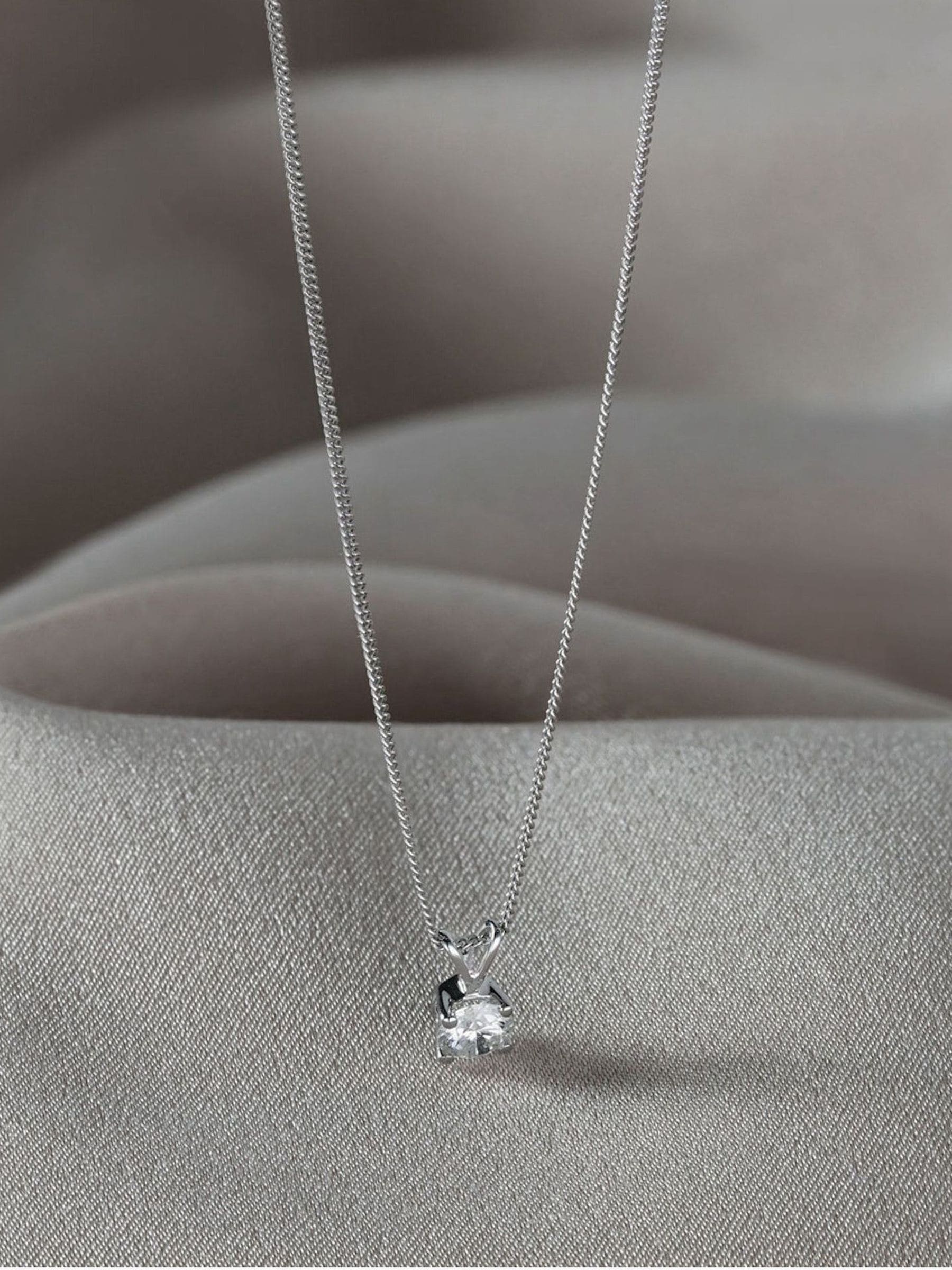 The Diamond Store 9K white gold 0.33ct H/Si lab diamond pendant necklace (British brand)