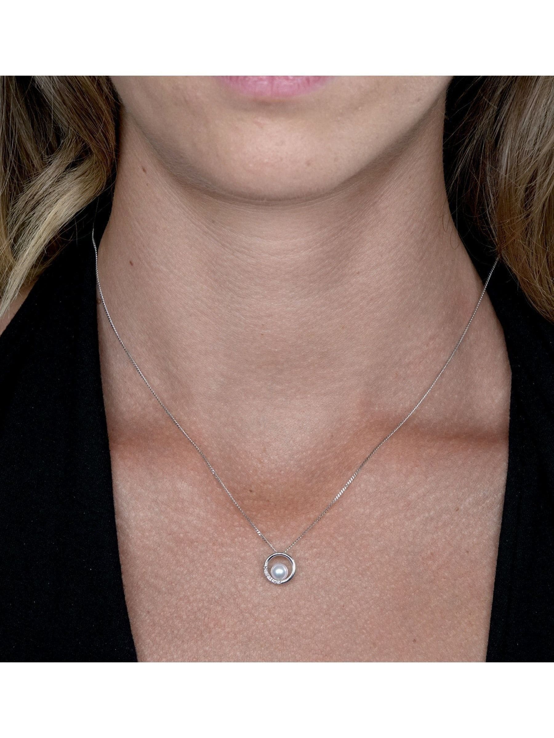 The Diamond Store pearl and diamond circle necklace 9K White Gold (British brand)