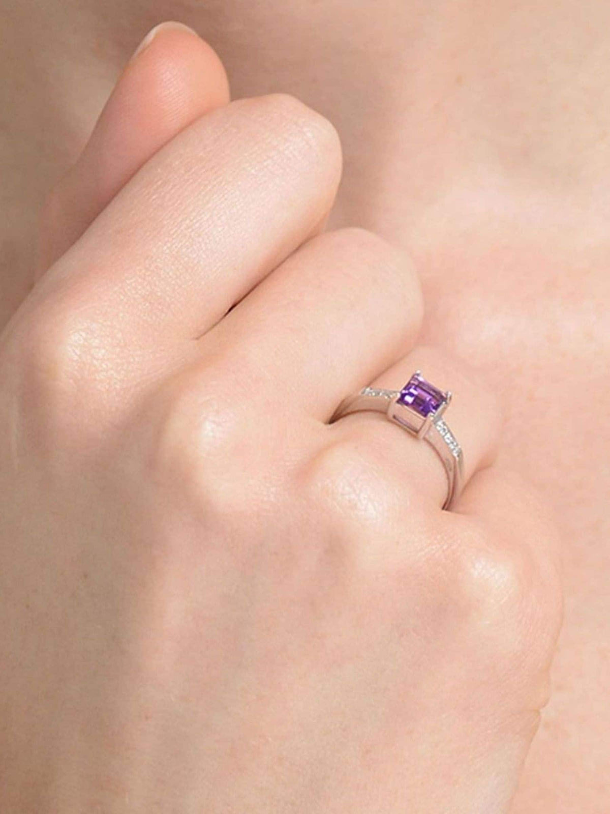 The Diamond Store 9K white gold amethyst diamond ring 0.63ct, UK version