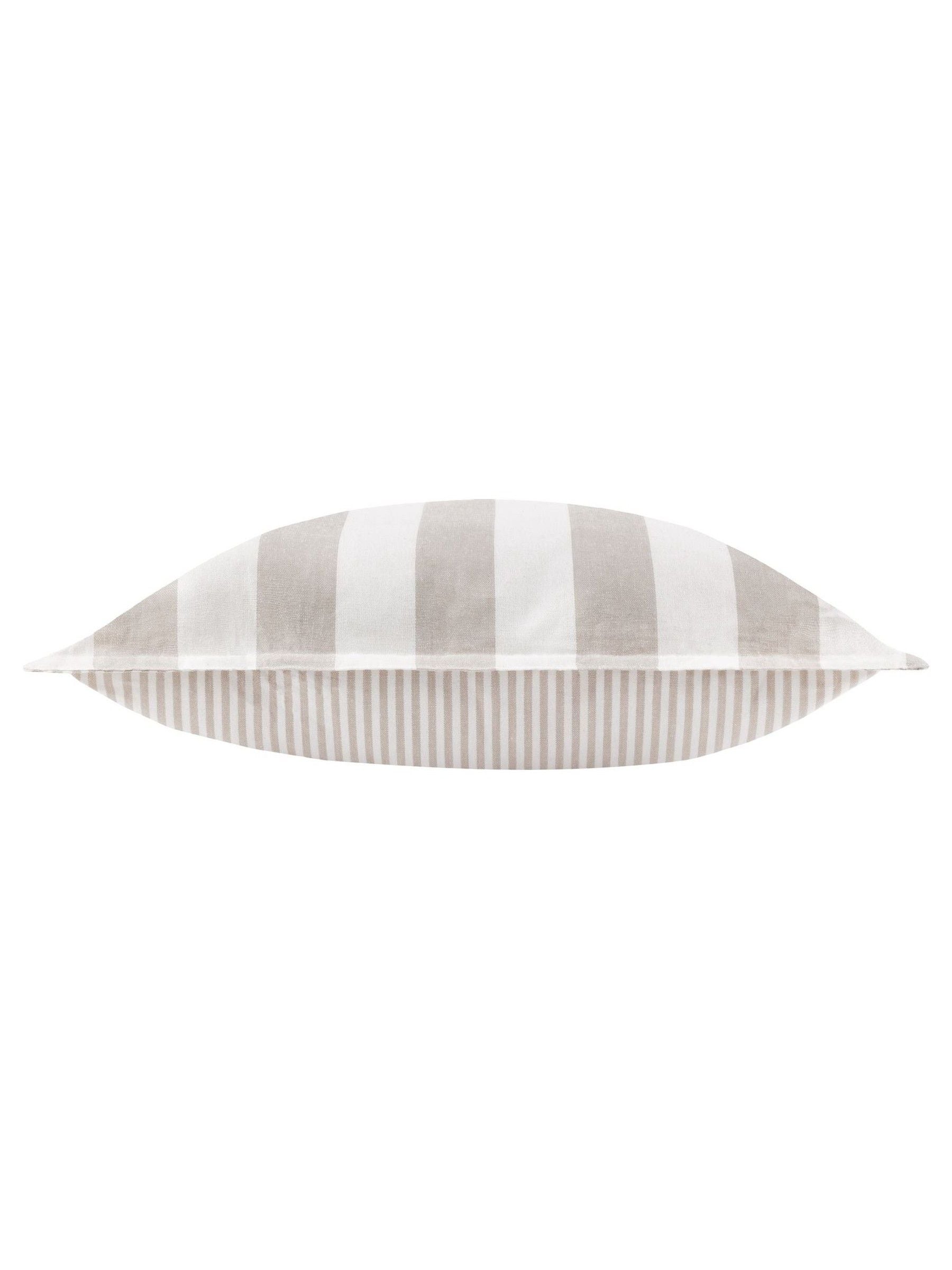 Yard Hayle Outdoor cushion 50x50cm - British product