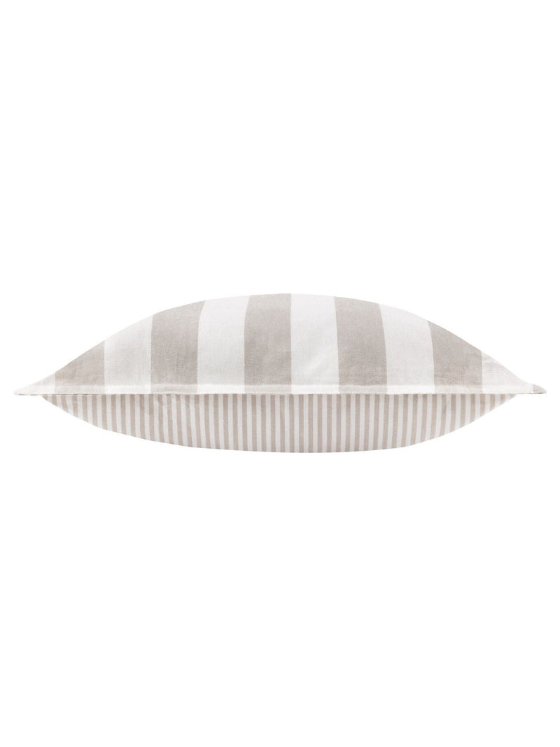 Yard Hayle Outdoor cushion 50x50cm - British product
