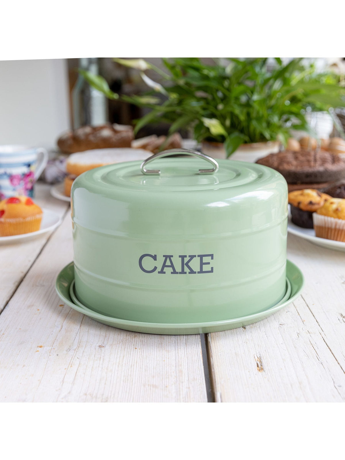 Kitchencraft Green Vintage-Style Round Airtight Cake Storage Tin