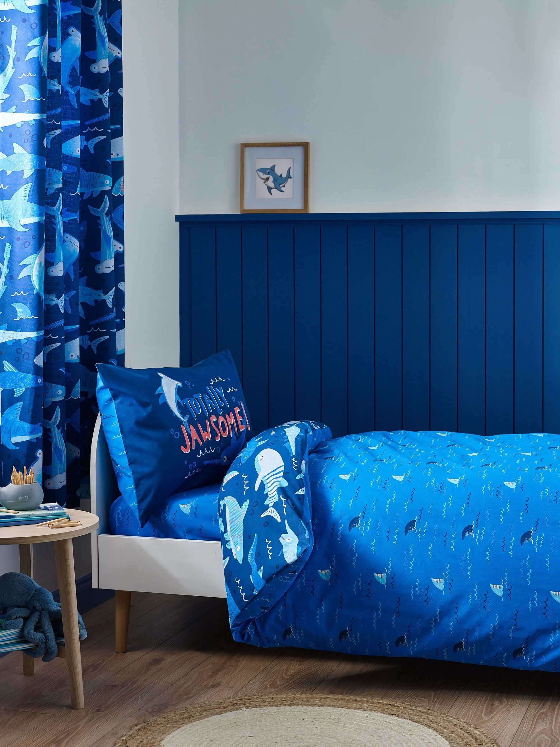 Catherine Lansfield Blue Jawsome Shark Reversible Duvet Cover Set - British product