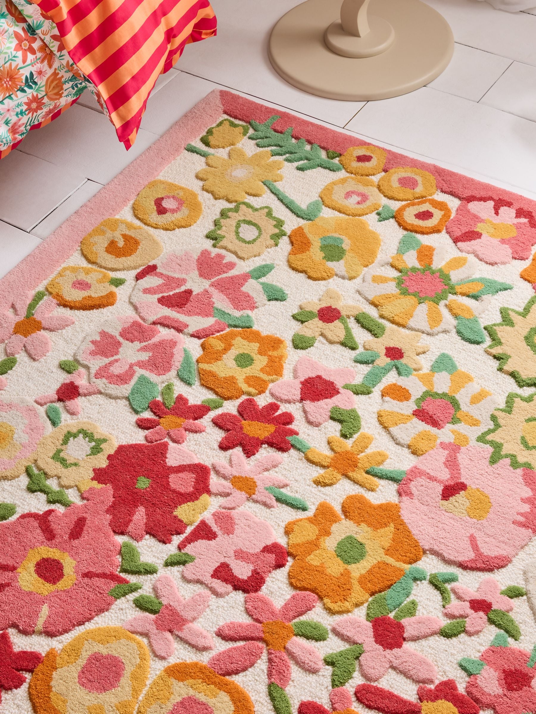 Lucy Tiffney Campion floral wool rug - British product