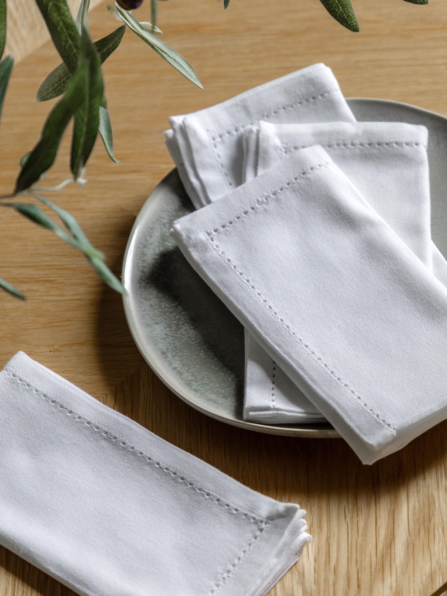 White classic fabric napkin 180x36cm, UK version