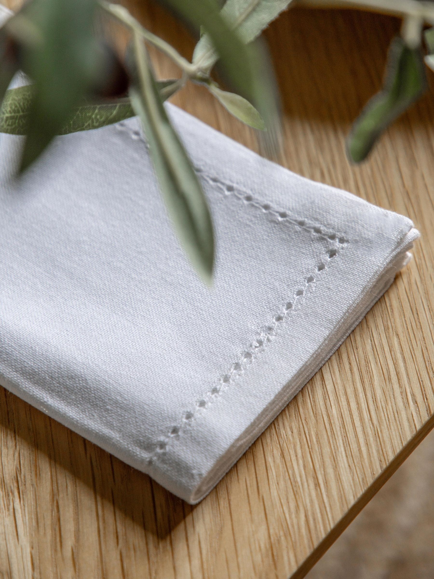 White classic fabric napkin 180x36cm, UK version