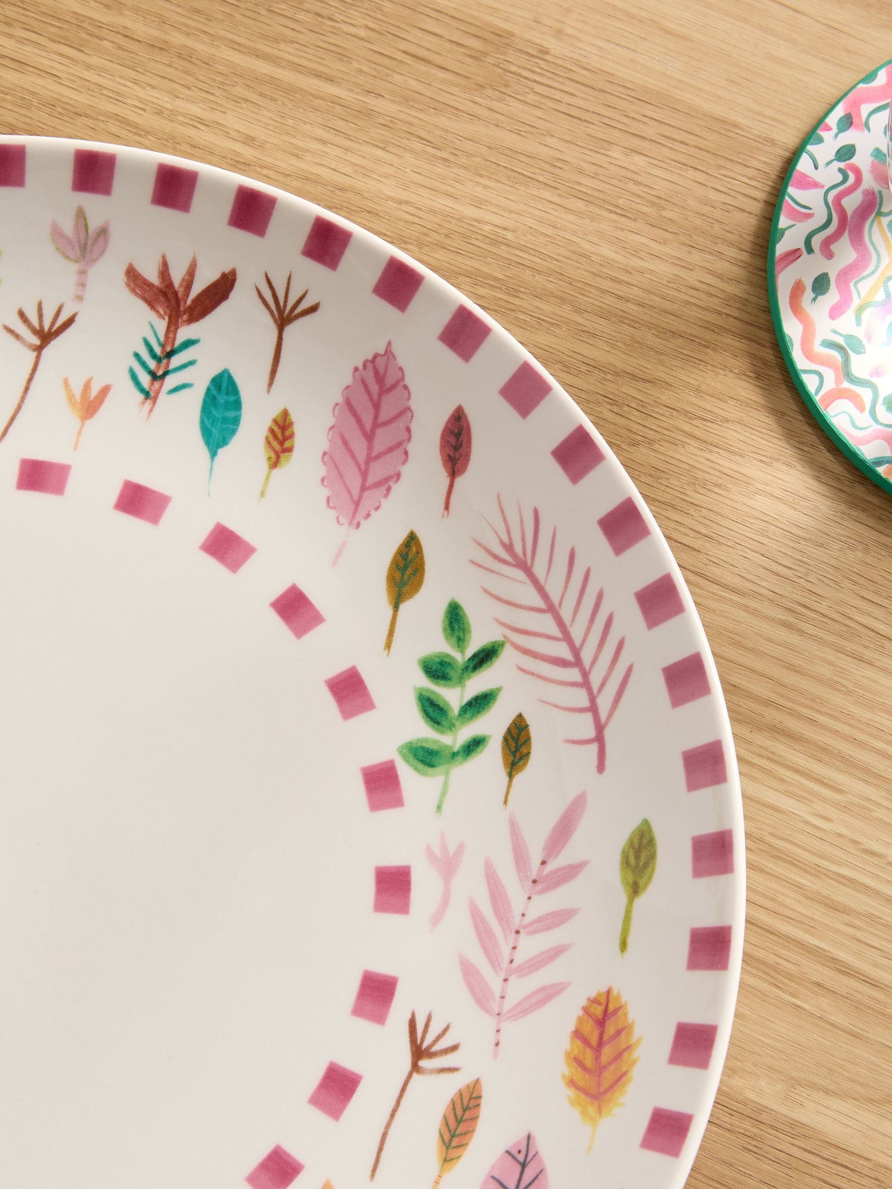 Lucy Tiffney pink leaves dinner plates set of 4, UK version