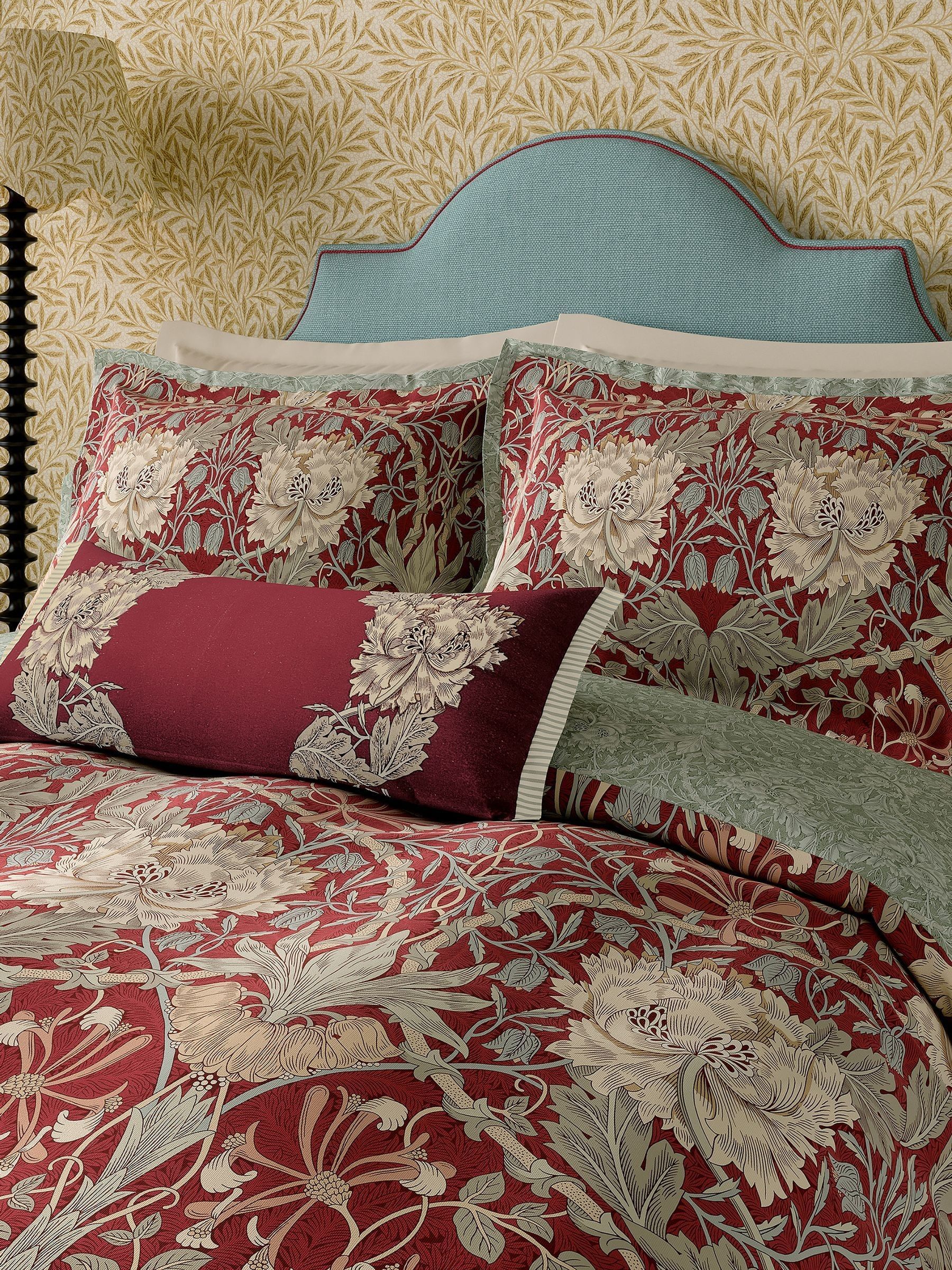 Morris & Co bedding set in Red Honeysuckle design, imported from the UK