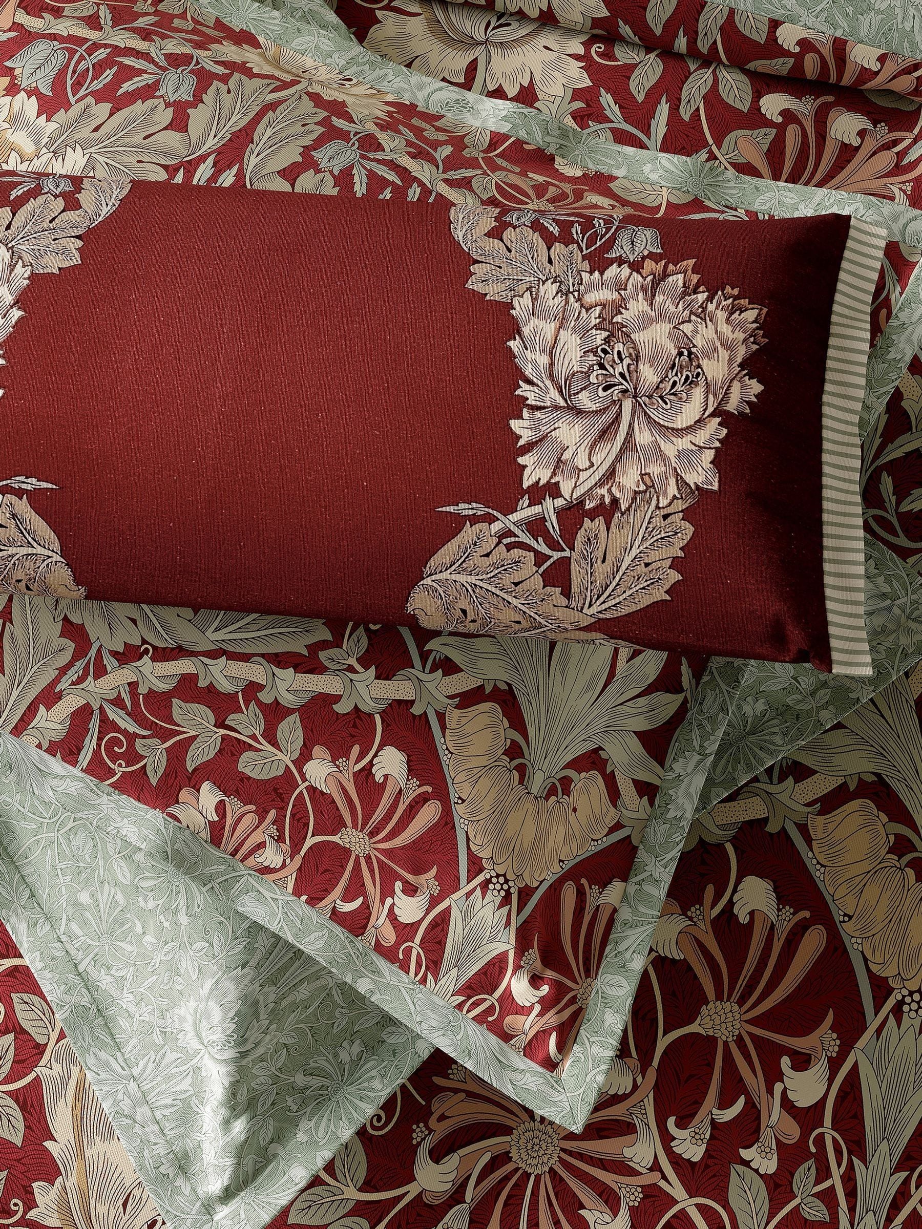 Morris & Co bedding set in Red Honeysuckle design, imported from the UK