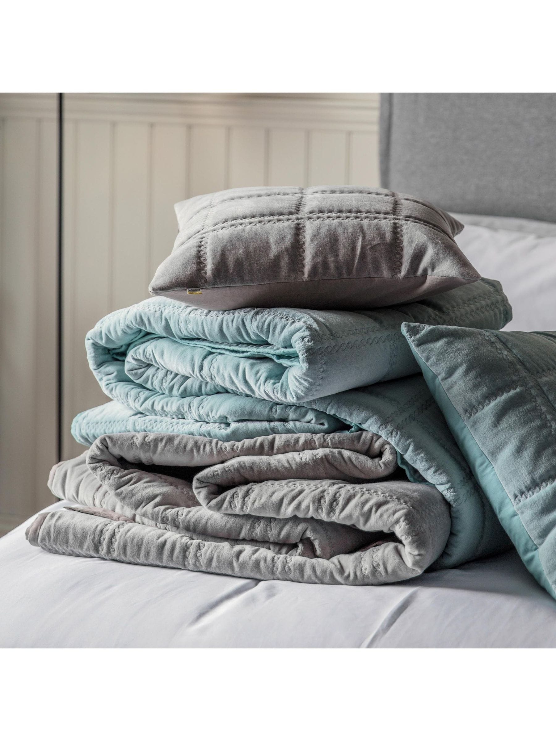Gallery Home blue quilted velvet bedspread 260cm, UK version