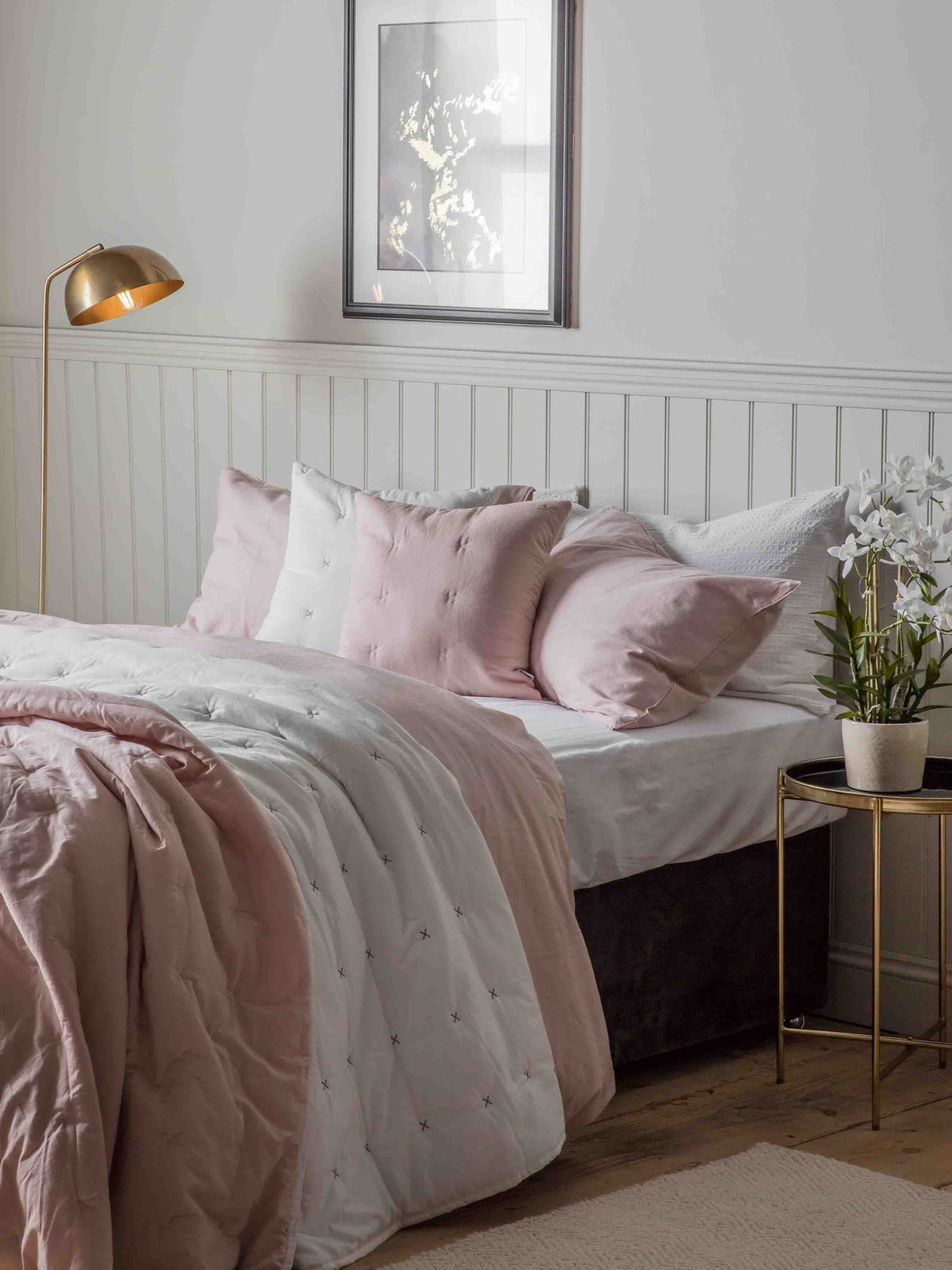 Gallery Home pink stitch cotton bedspread 260x240cm, imported from the UK