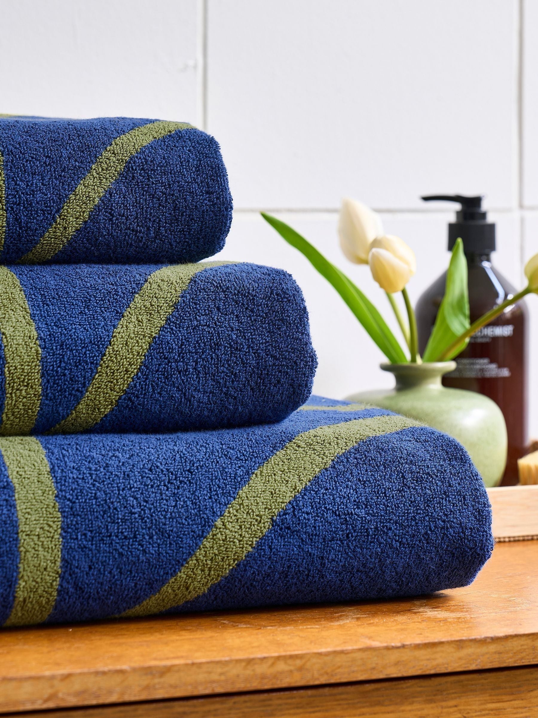 Orla Kiely Linear Stem hand towel navy and olive, UK version