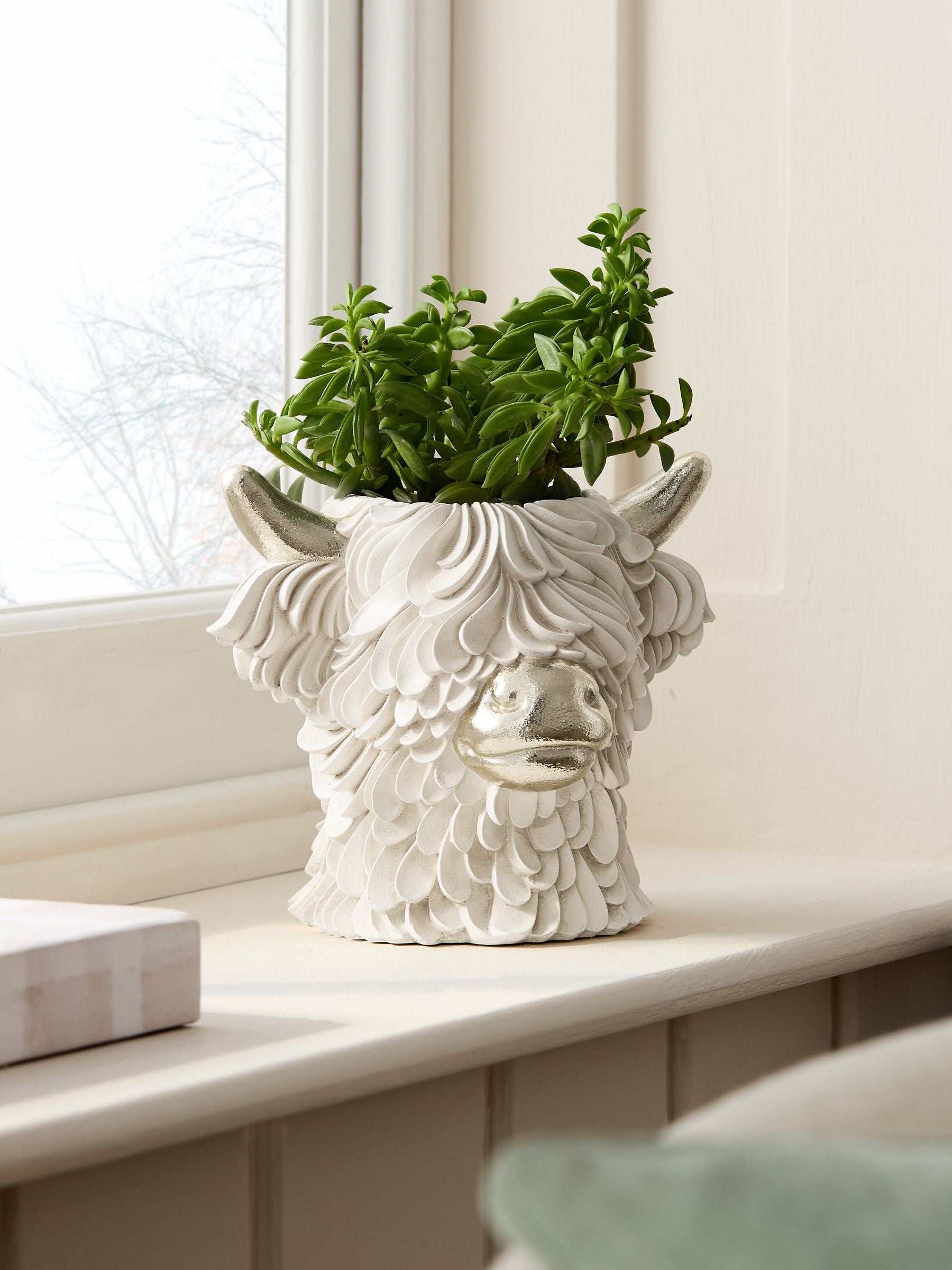 Hamish Highland Cow head vase cream gold (British brand)