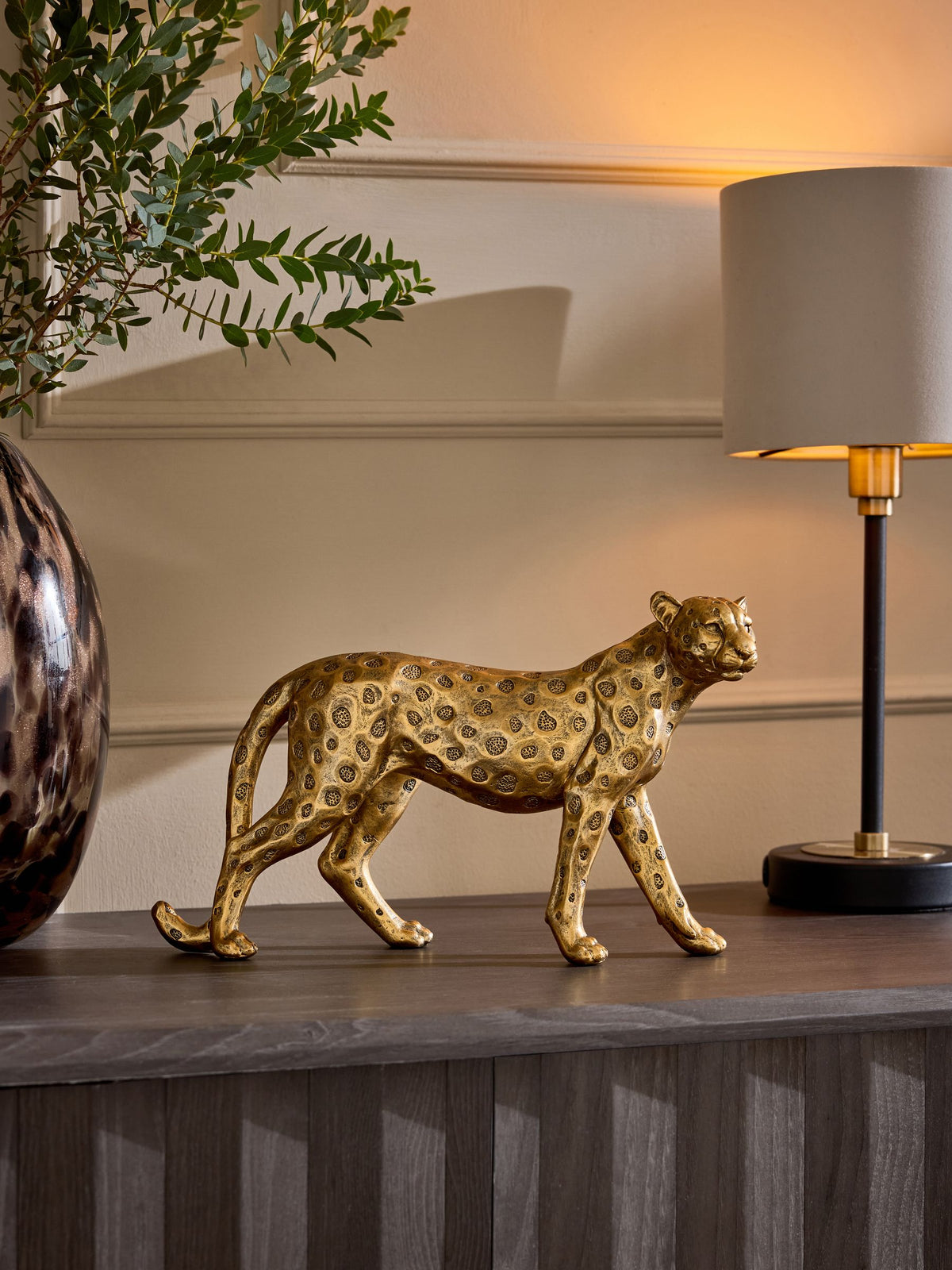 Luca gold leopard ornament resin decor (British brand)