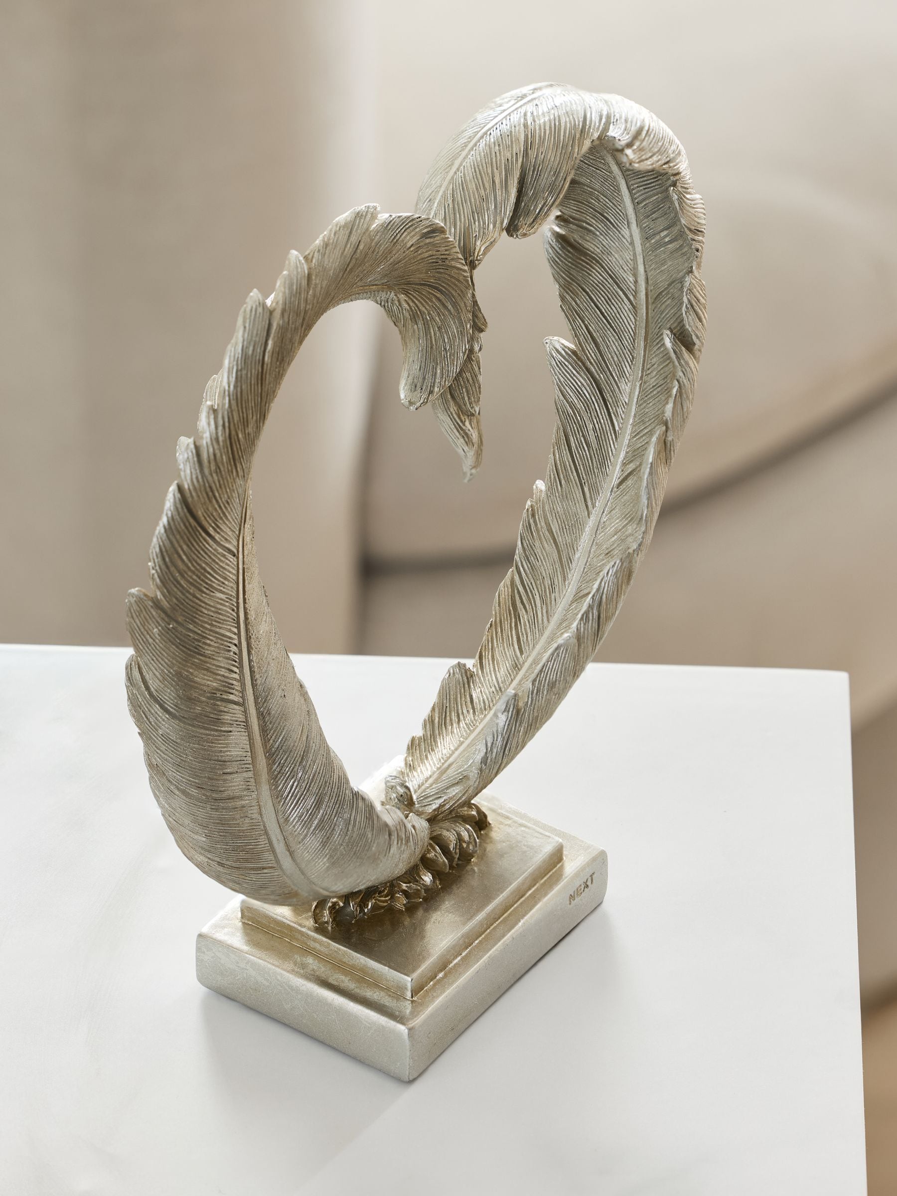 Silver feather heart room decoration ornament 20.5cm height (British brand)