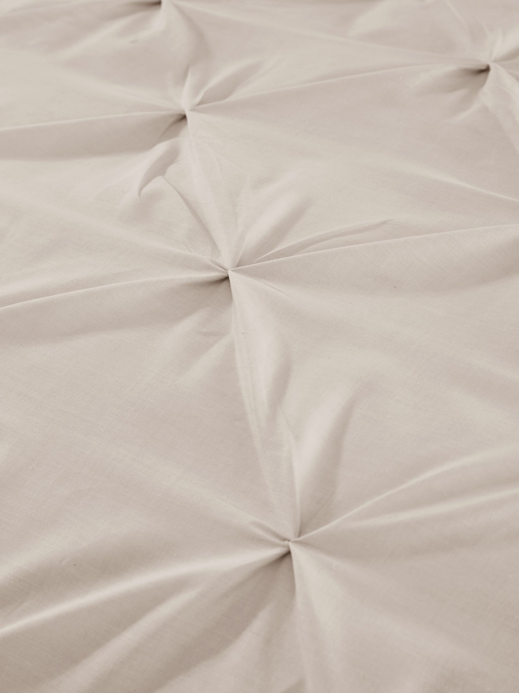 Serene Natural Lara duvet cover and pillowcase set (British brand)
