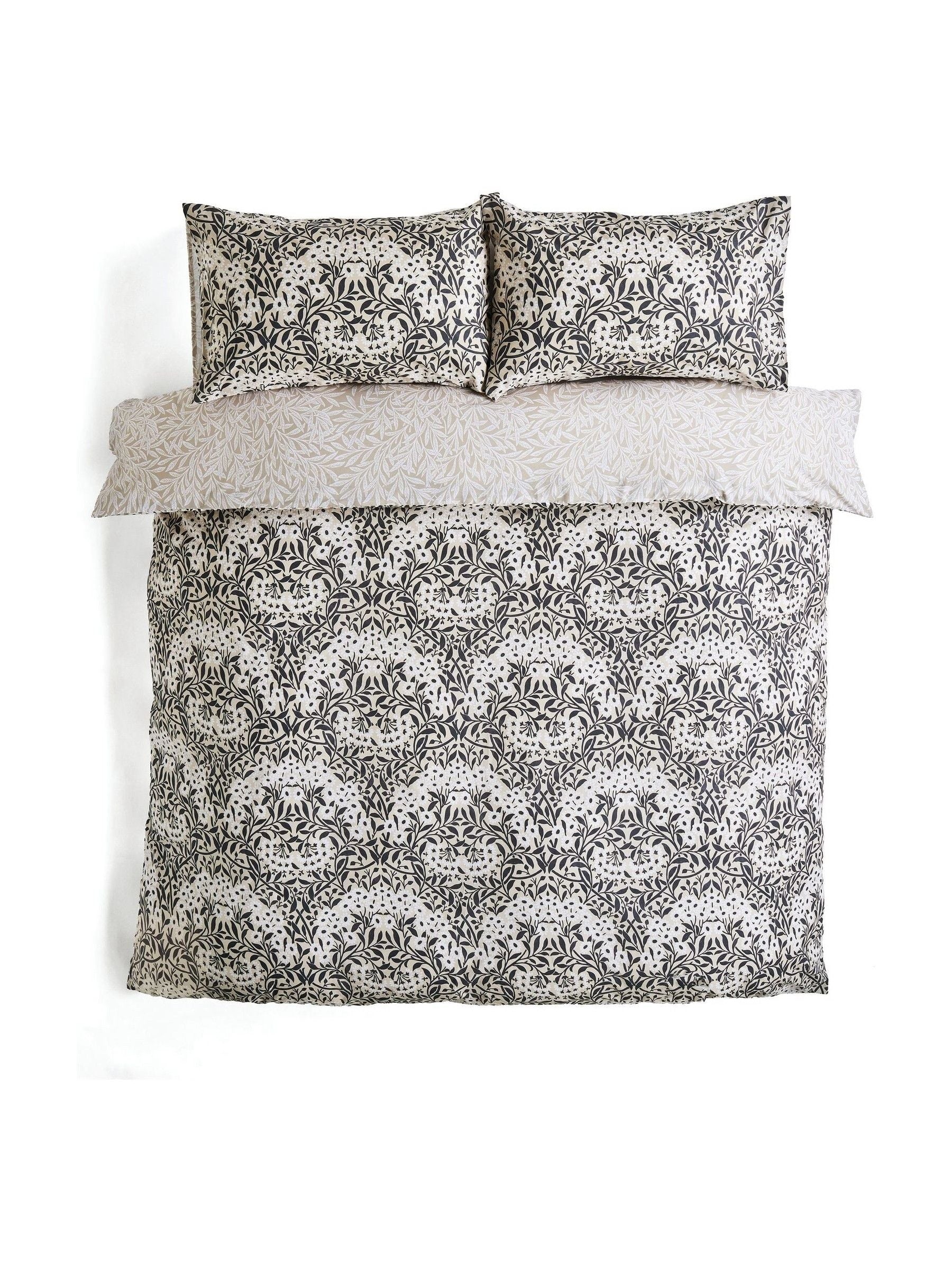 William Morris At Home Natural Michaelmas Daisy duvet cover and pillowcase set (British brand)
