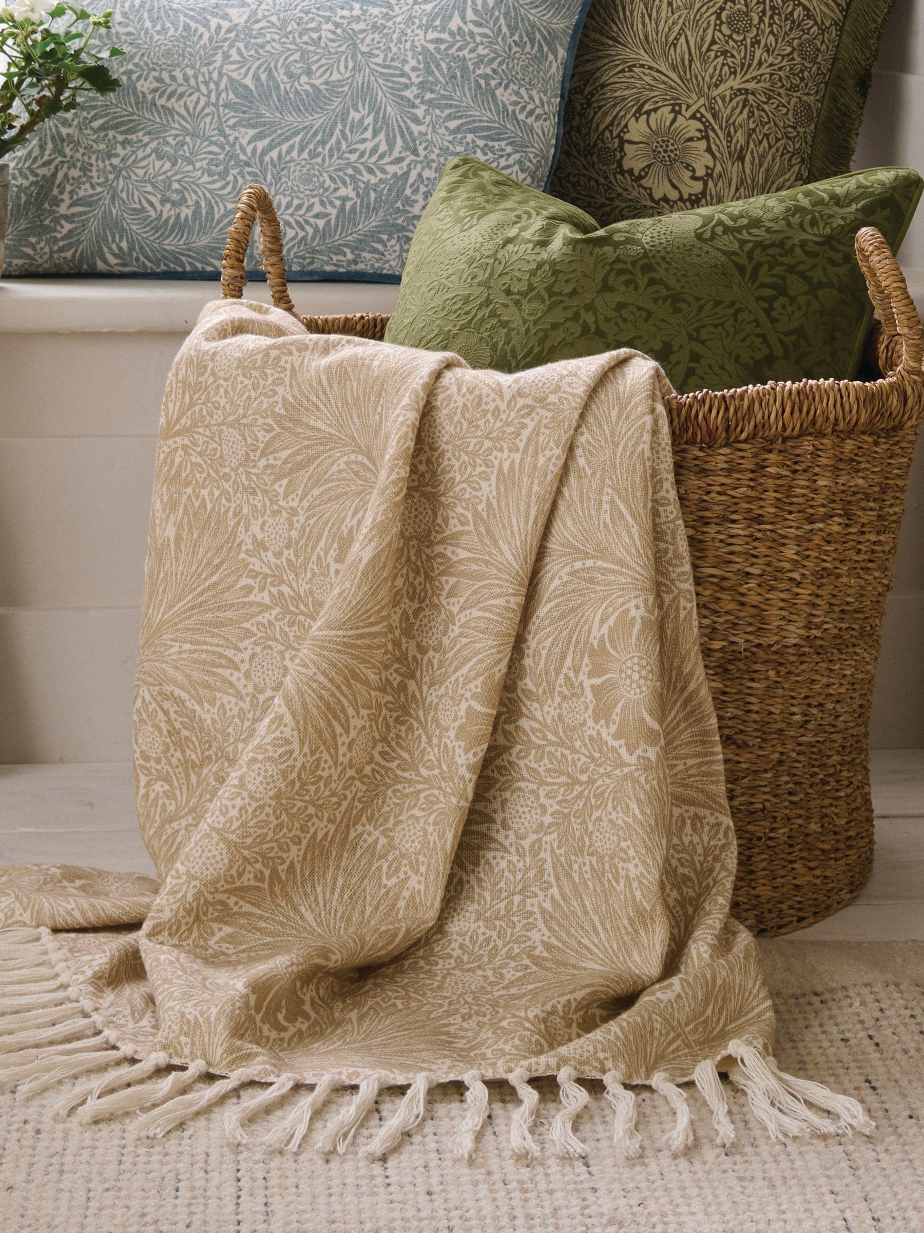 William Morris Marigold cotton throw 130x170cm, UK version