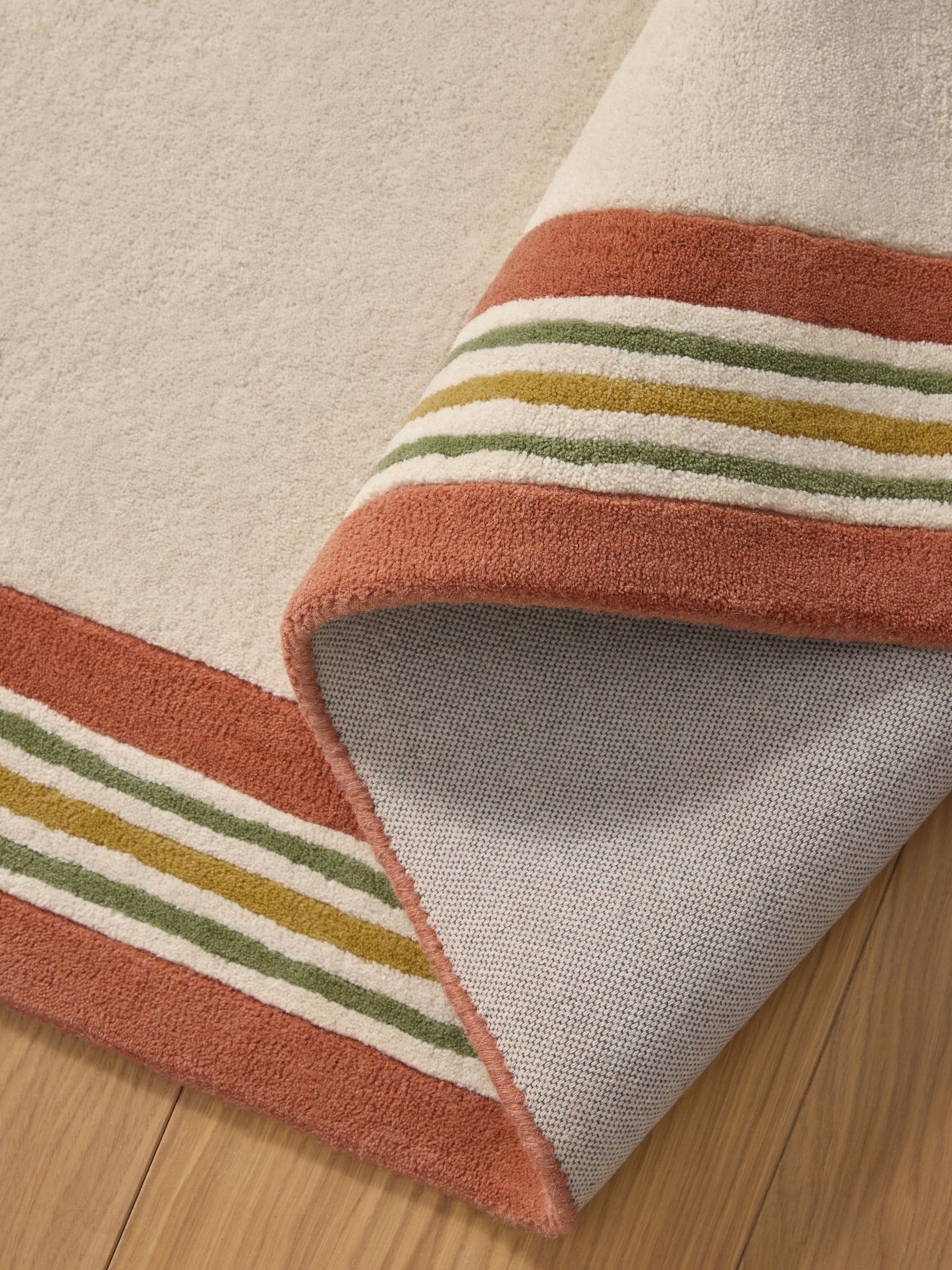 Nina Campbell Natural Park Walk Border rug, UK version