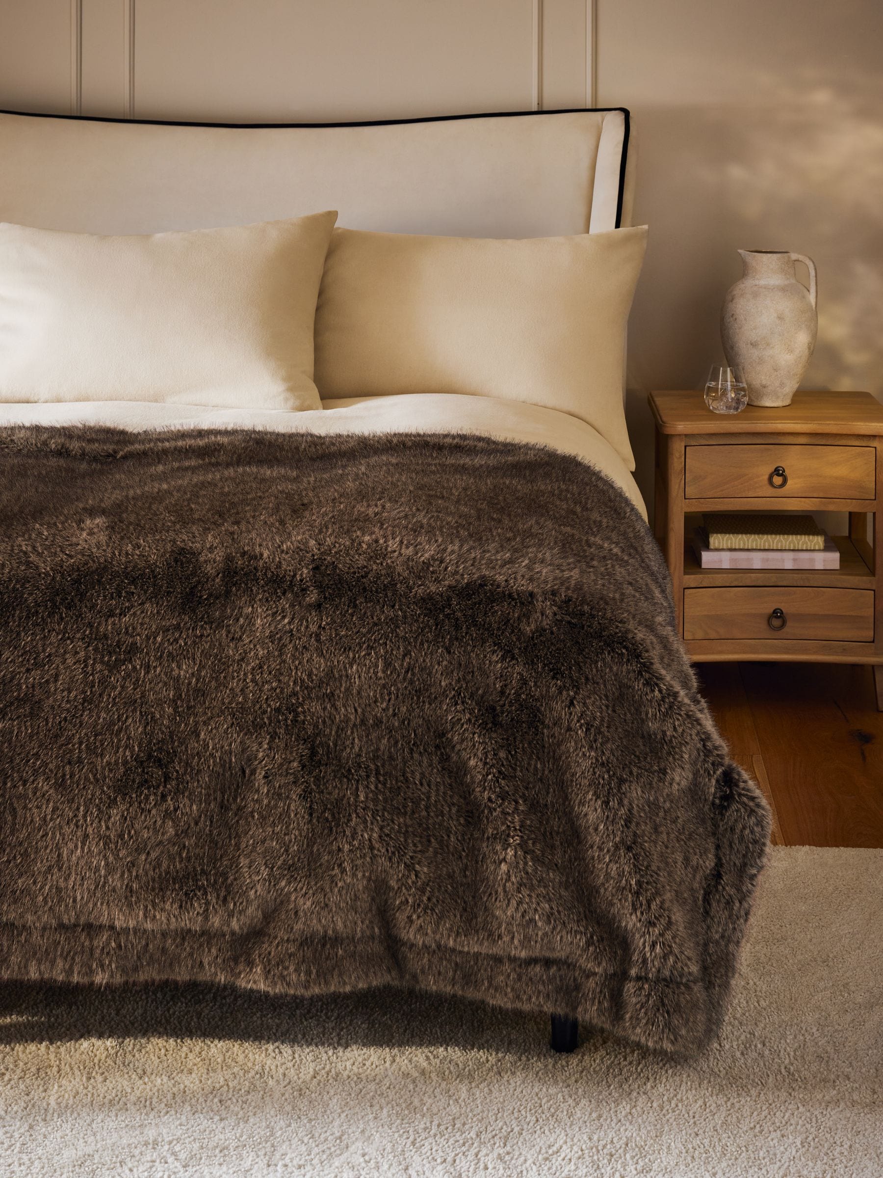 Brown Bear faux fur throw - British product