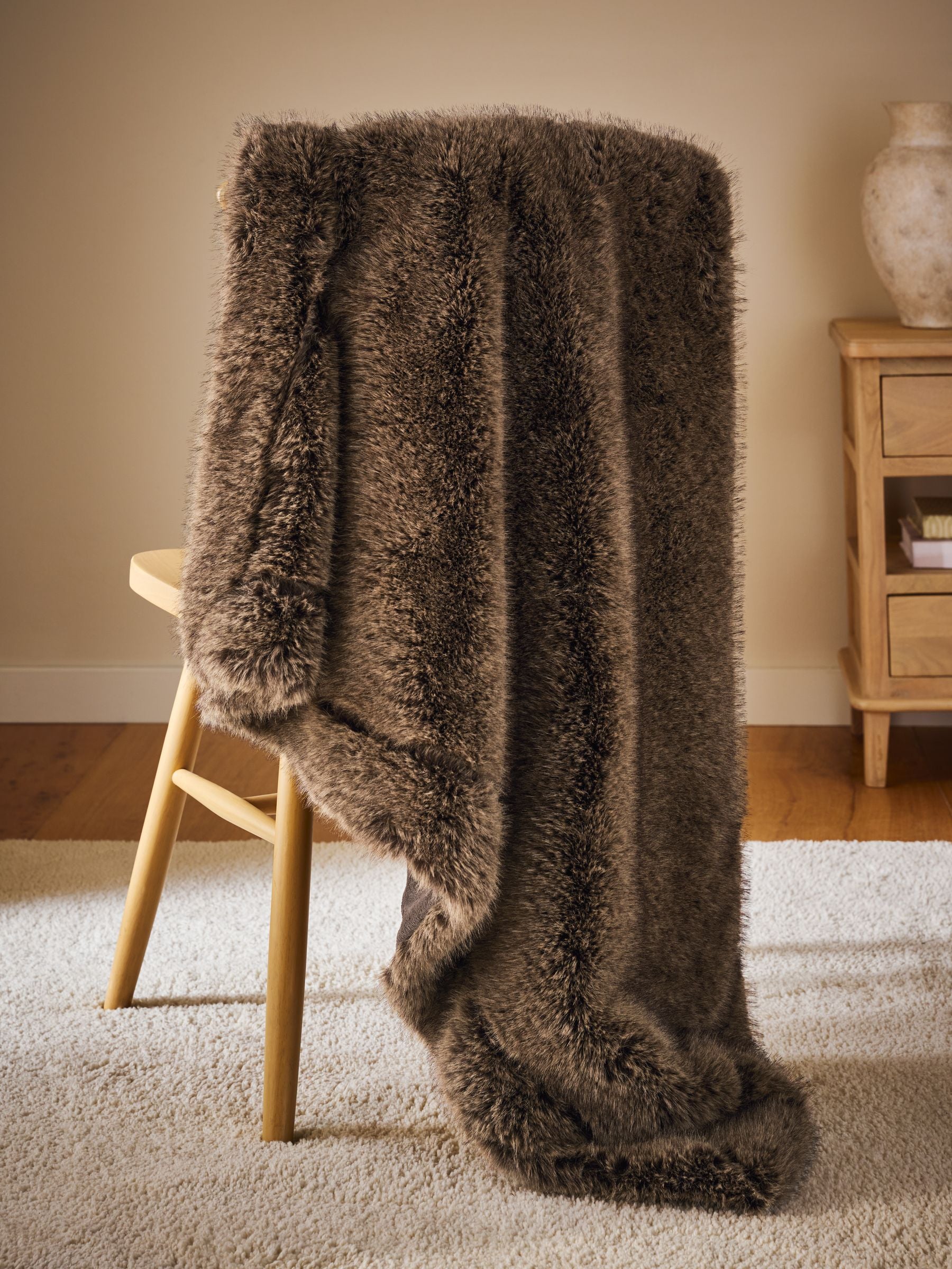 Brown Bear faux fur throw - British product