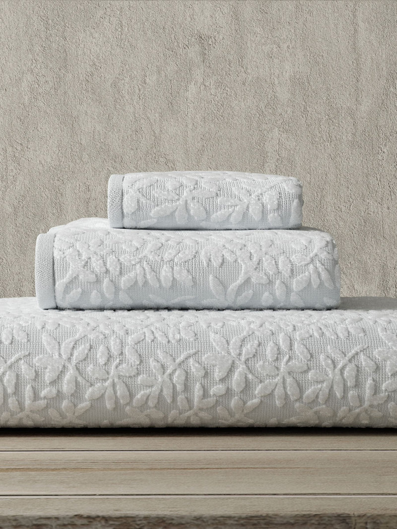 Vantona white jacquard leaf 500gsm cotton towel (British brand)
