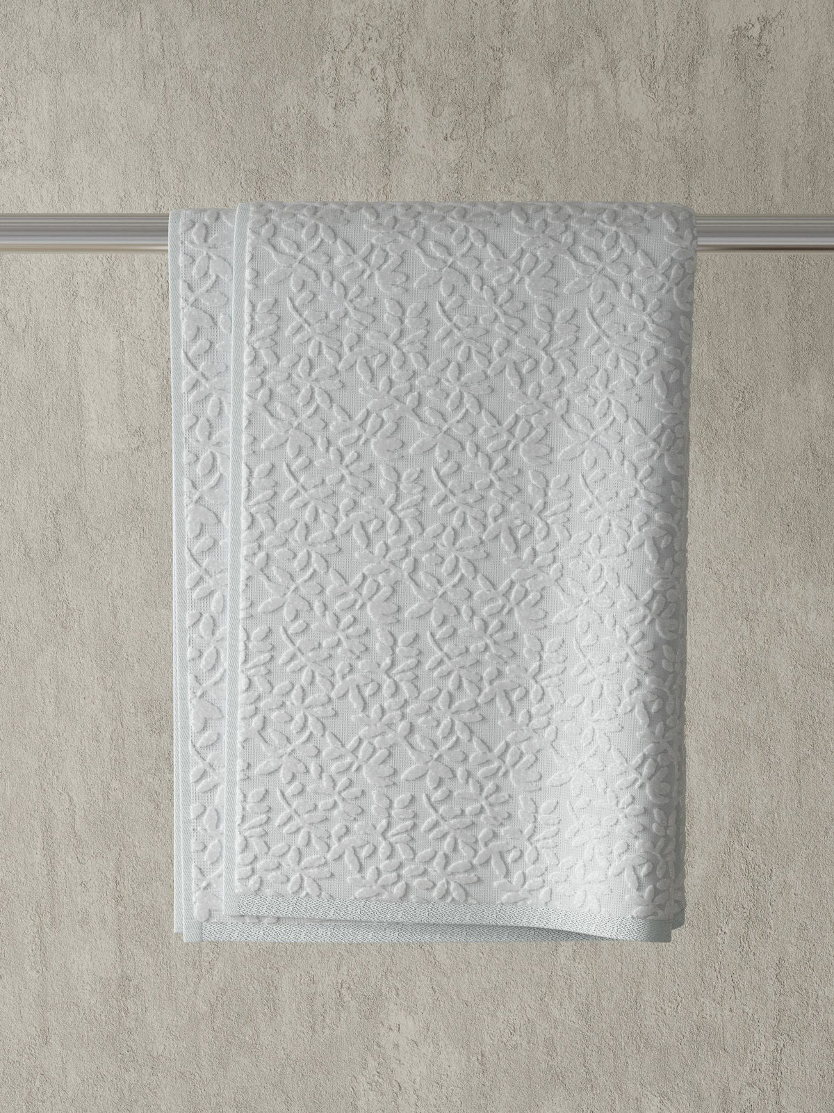 Vantona white jacquard leaf 500gsm cotton towel (British brand)