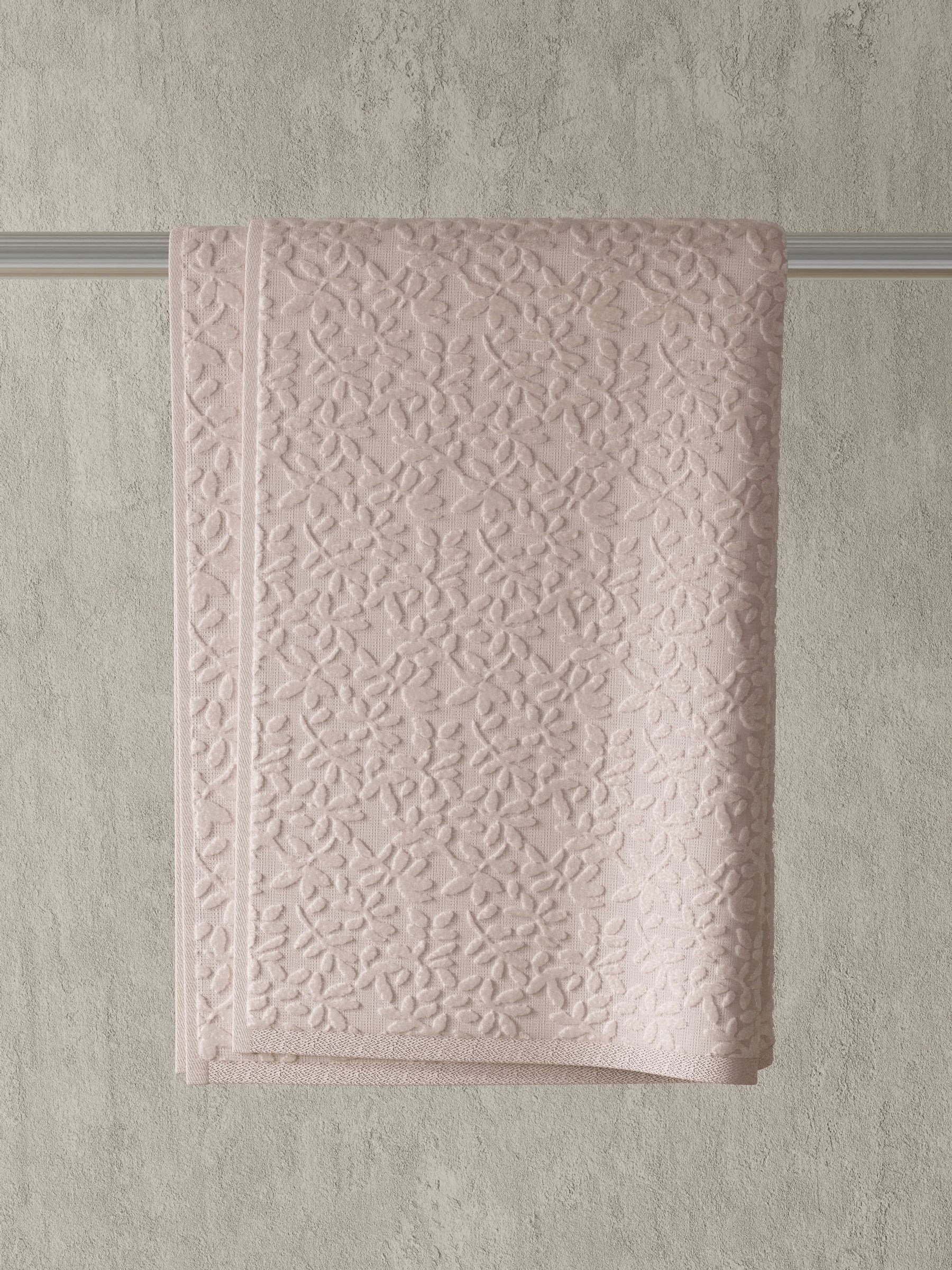 Vantona Pink Jacquard Leaf 500gsm 100% Cotton Towel