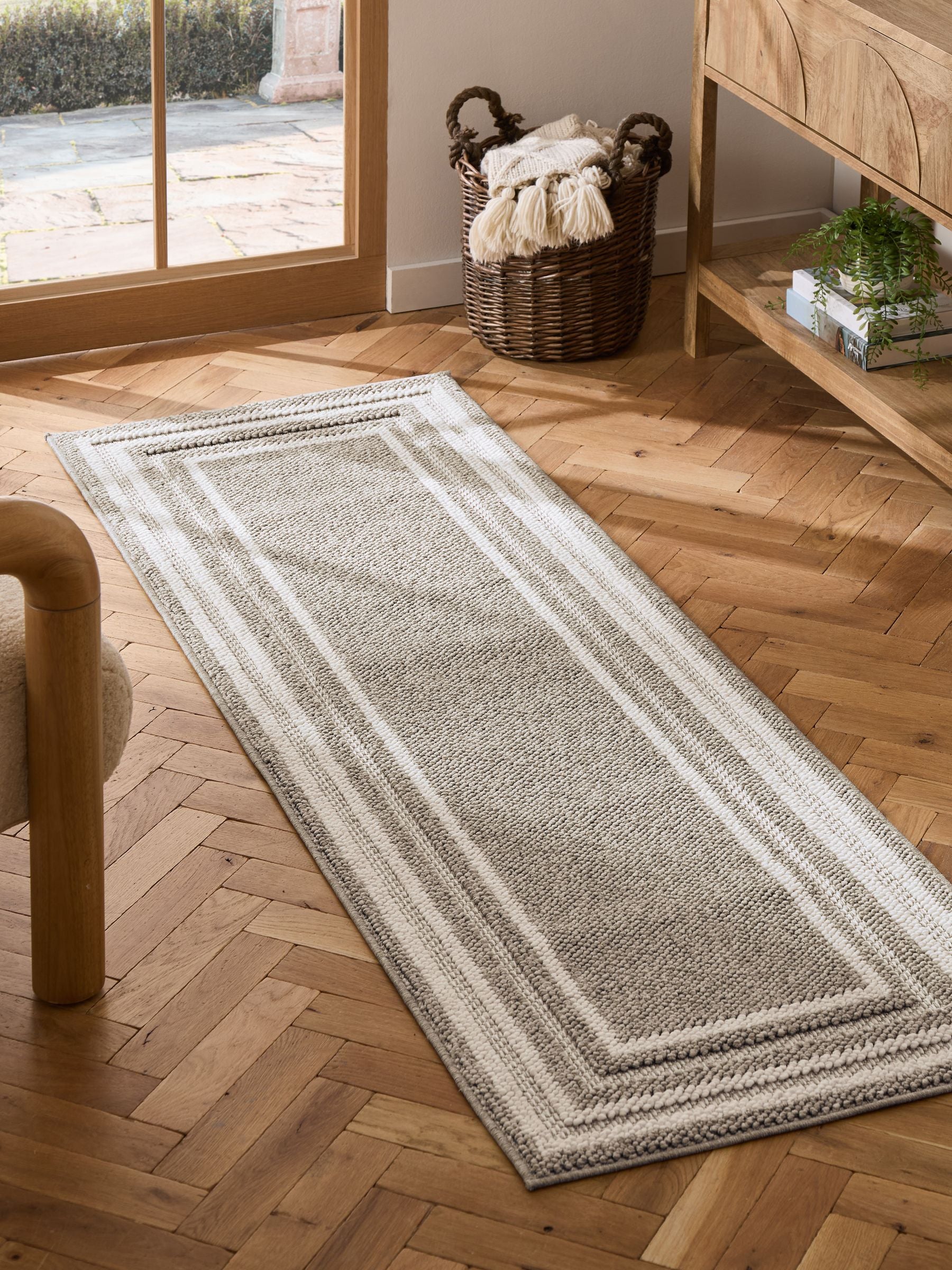 Natural Albie Bobble Border Runner rug - British product