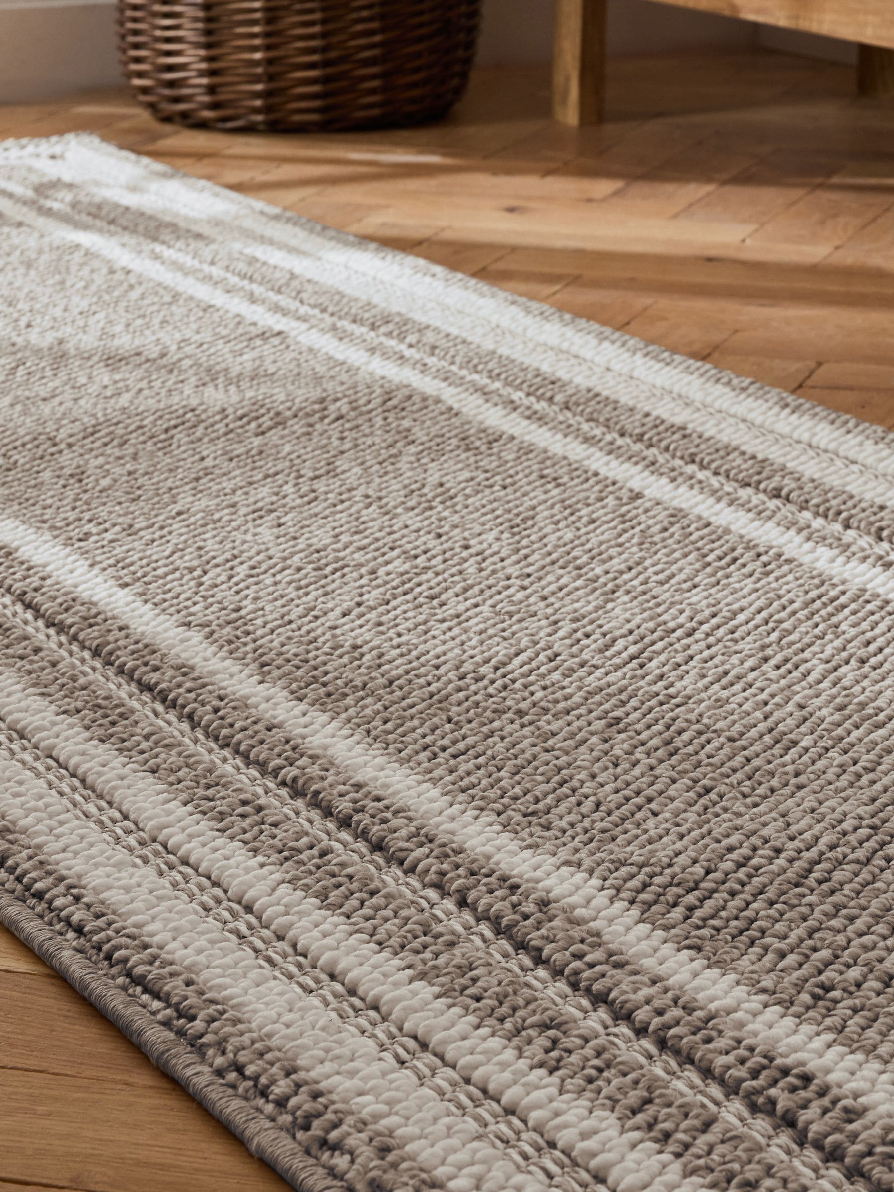 Natural Albie Bobble Border Runner rug - British product