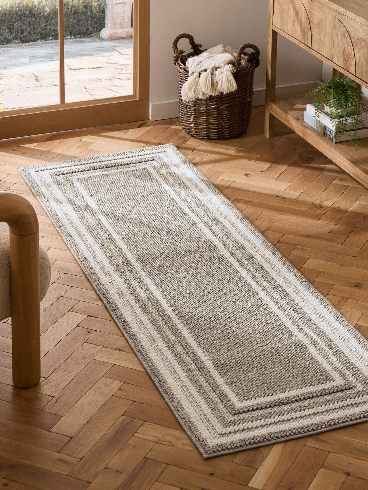 Natural Albie Bobble Border Runner rug - British product