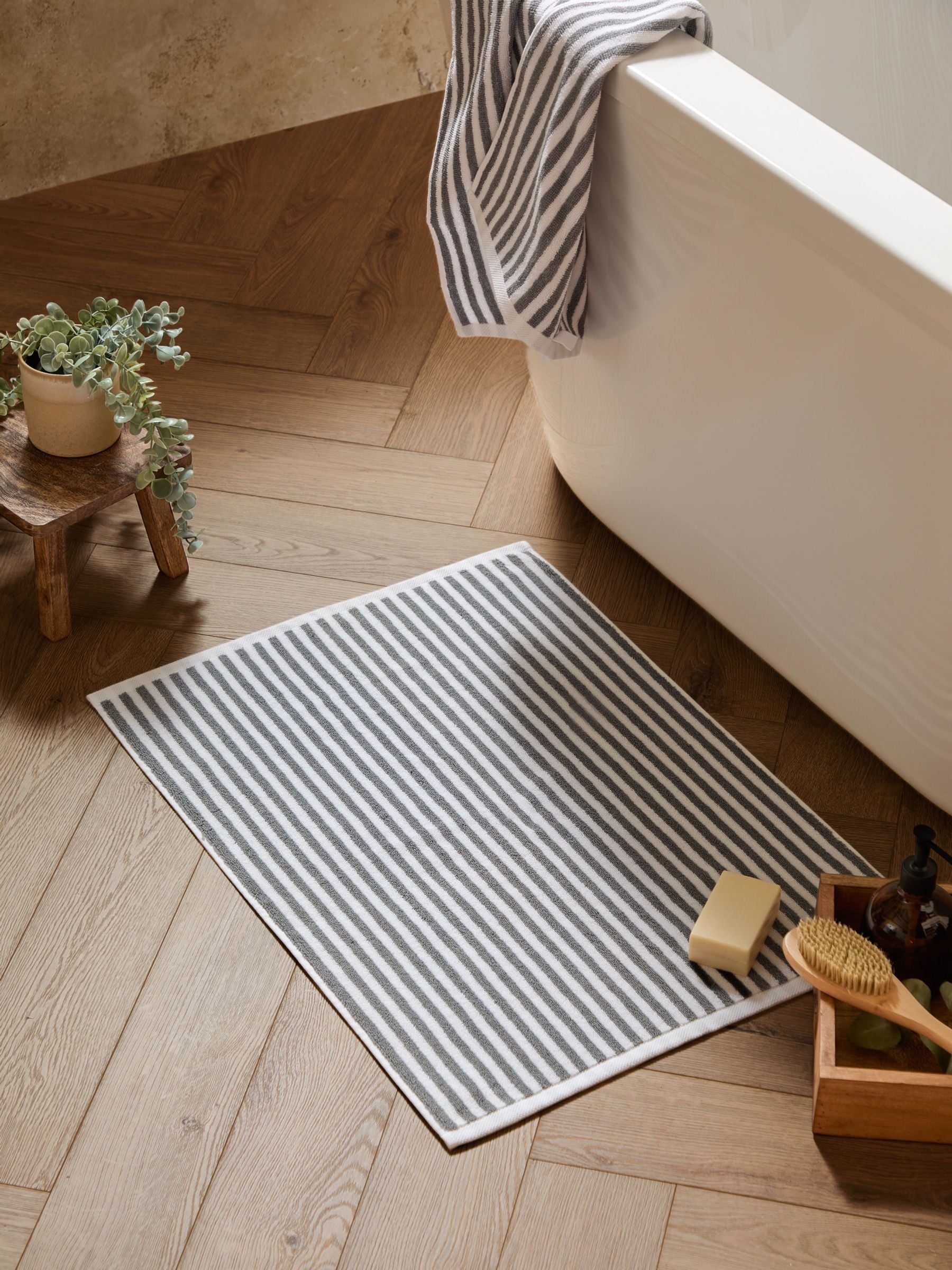 Yard Green Hebden Stripe 100% Cotton Bath Mat 90cm x 50cm
