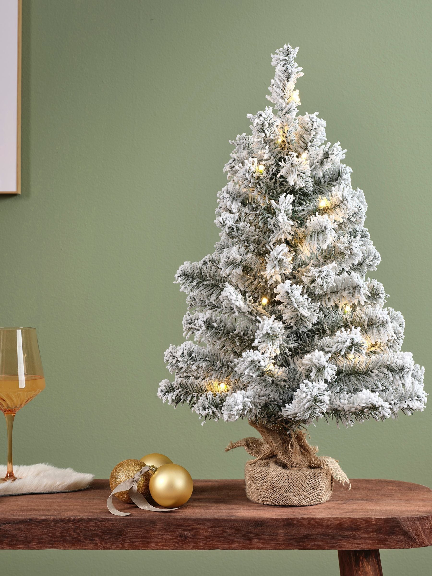 Everlands pre lit snowy Christmas tree 1.5ft - British product