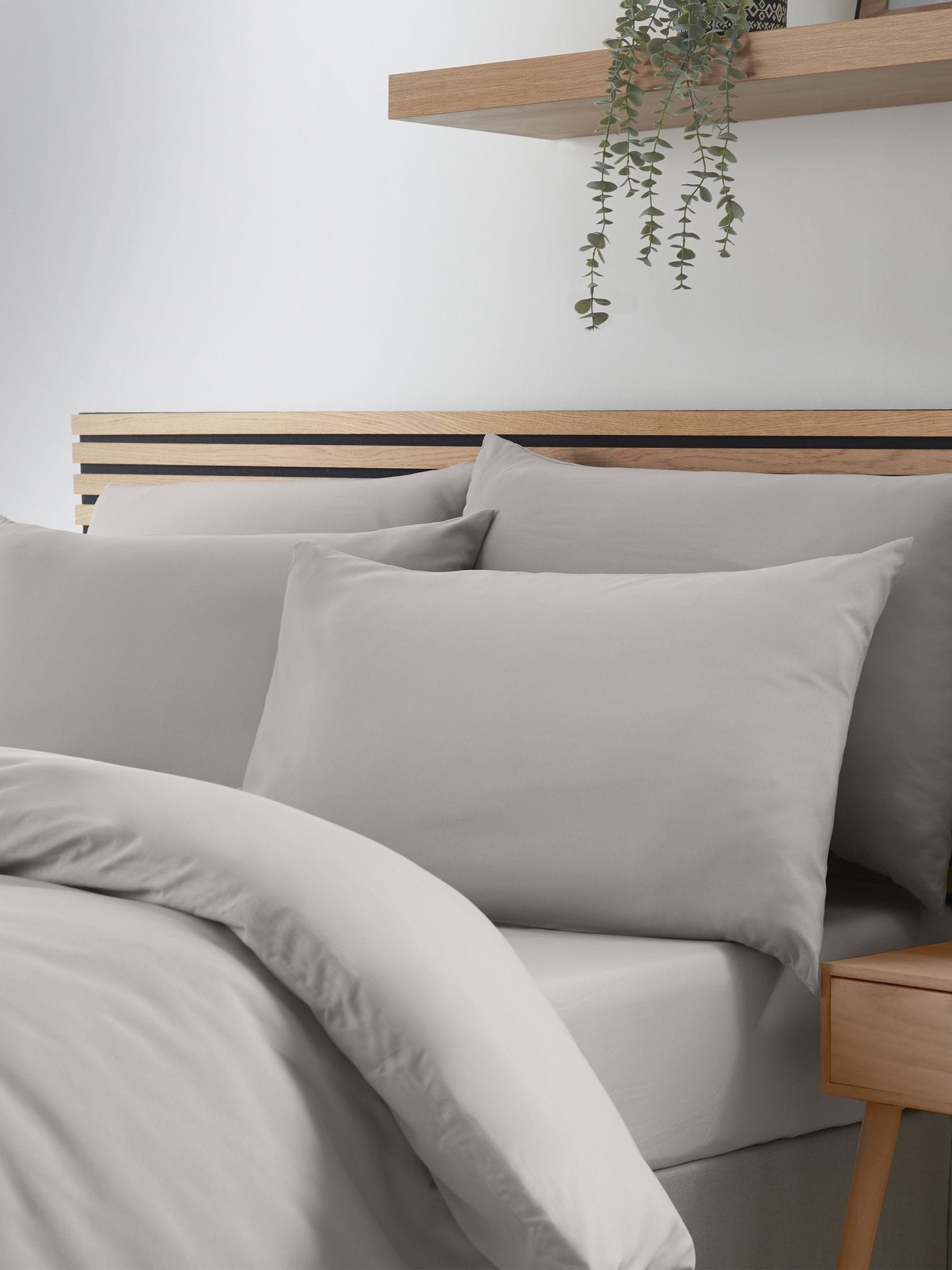 Catherine Lansfield So Soft Non-Iron White Standard Pillowcases 4 Pack