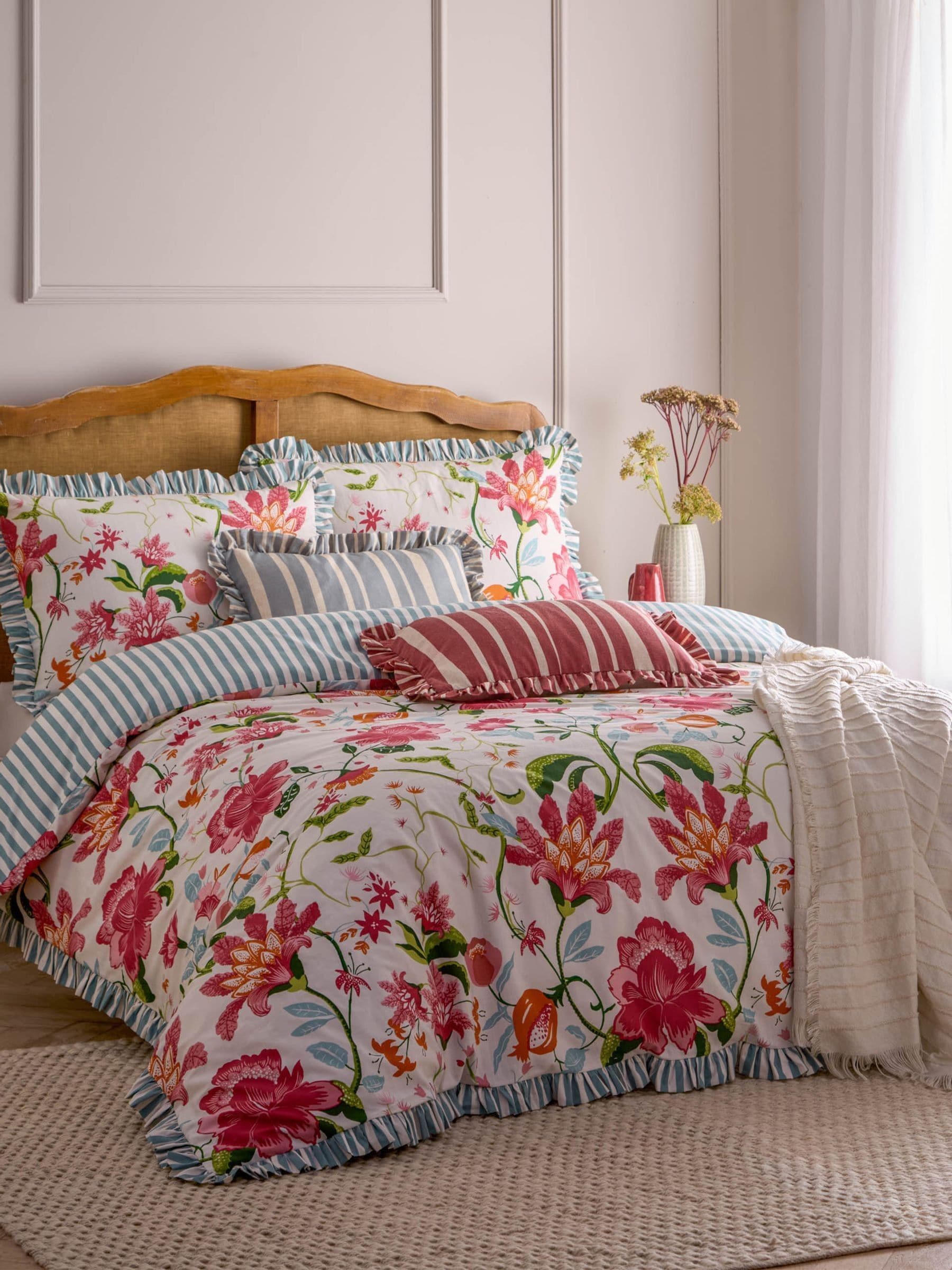 Wylder floral ruffle duvet cover set (British brand)