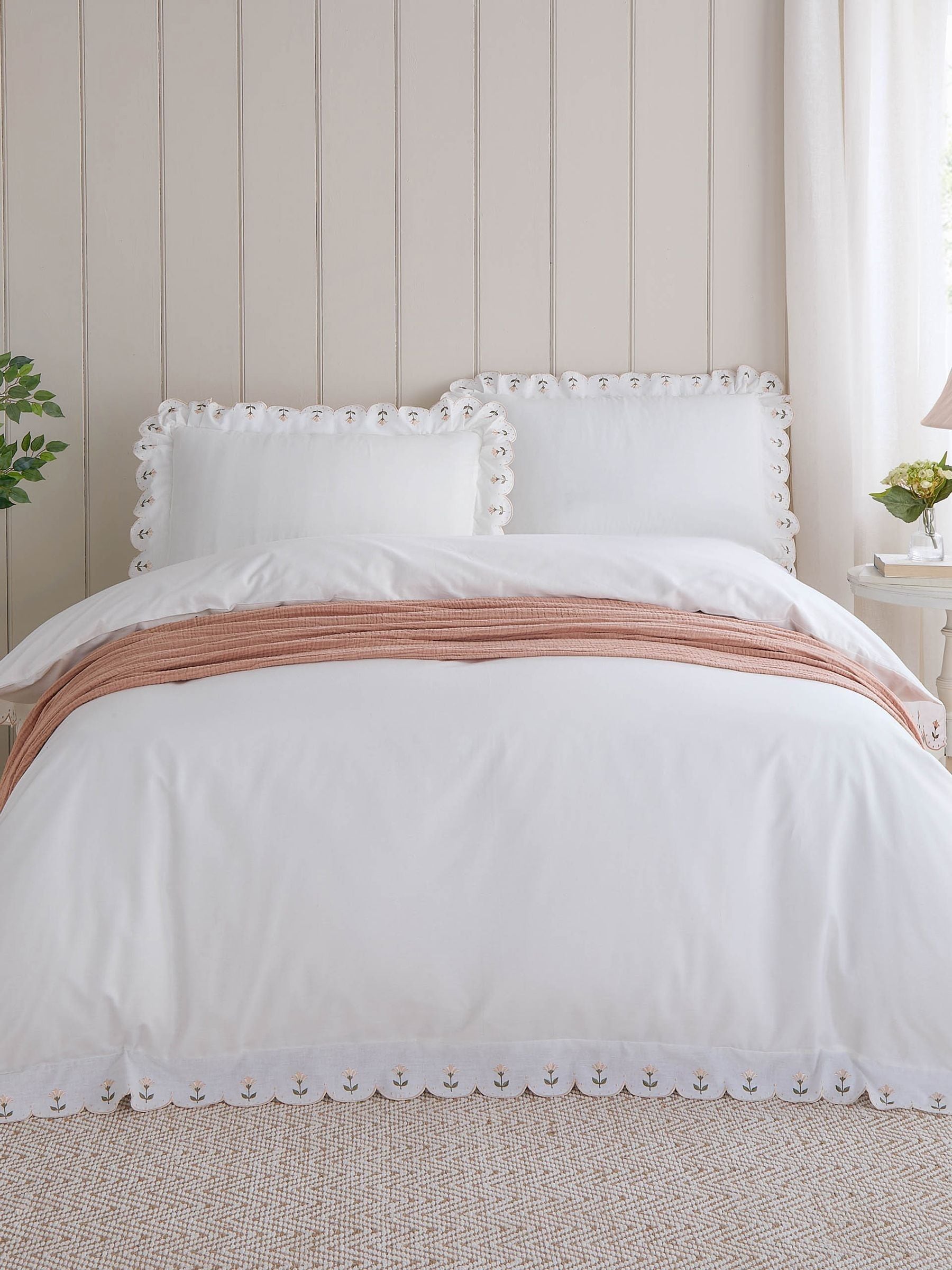 Wylder peach scallop embroidered cotton duvet cover set (British brand)