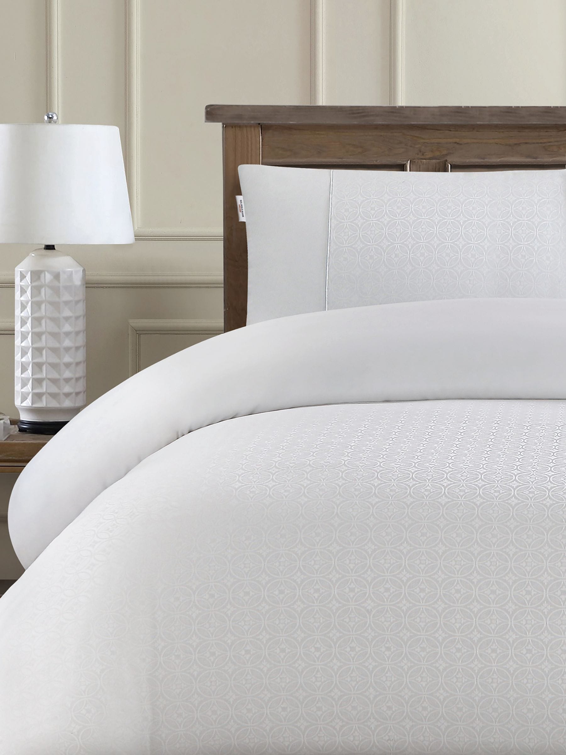 U.S. Polo Assn. bright white cotton jacquard duvet set (British brand)
