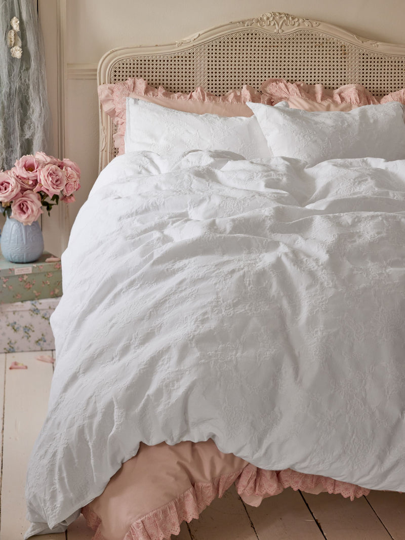 Shabby Chic by Rachel Ashwell white textured floral matelasse duvet cover set (British brand)