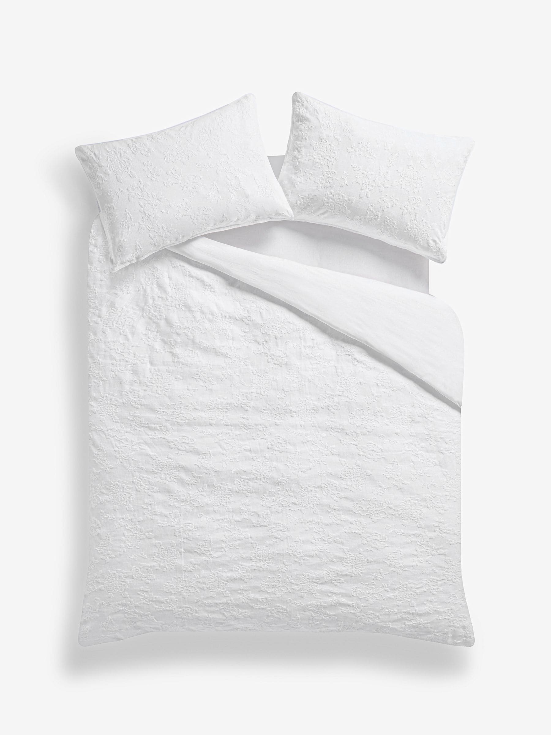 Shabby Chic by Rachel Ashwell white textured floral matelasse duvet cover set (British brand)