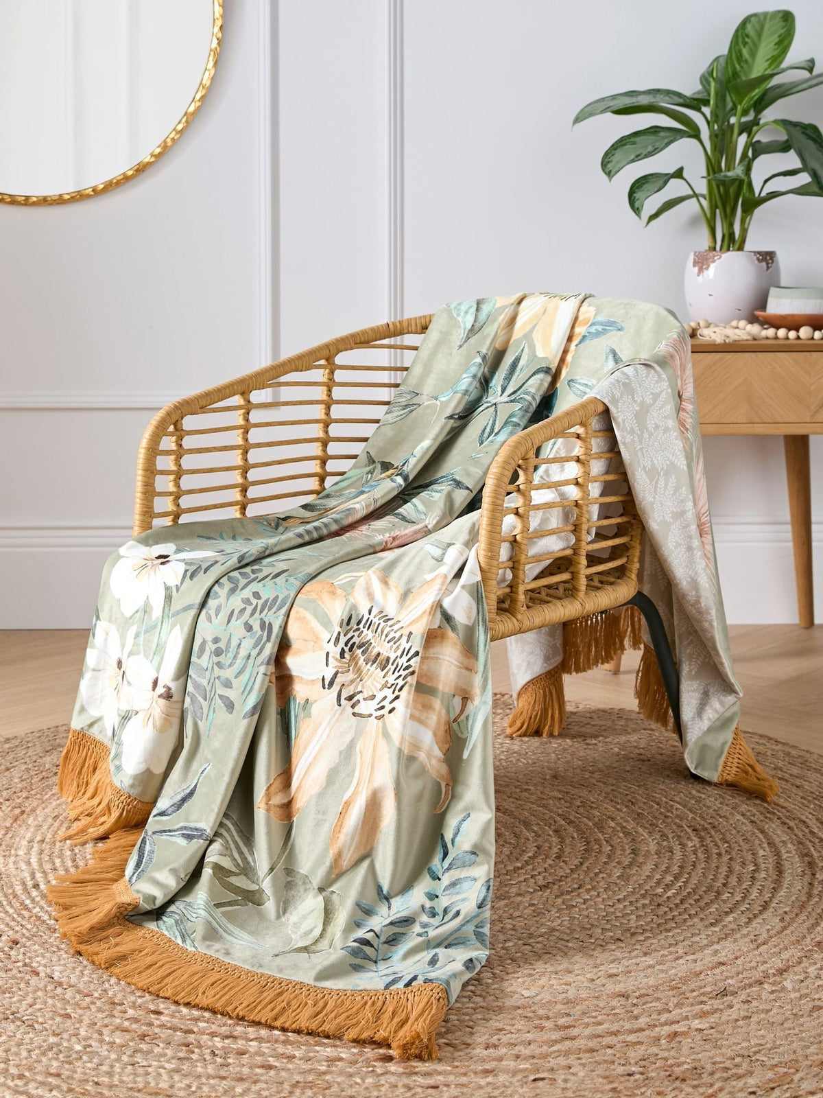Soiree Green Sagara velvet throw (British brand)